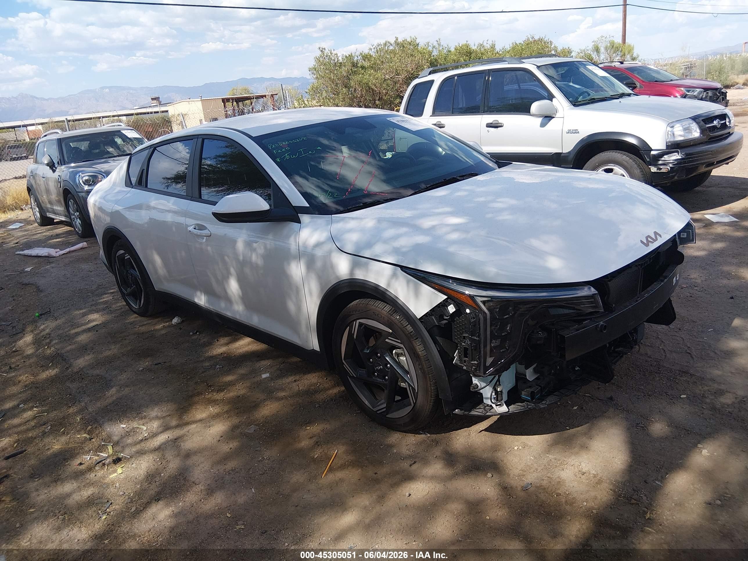 2025 Kia K4 EX, VIN 3KPFU4DE3SE083588 — Front end