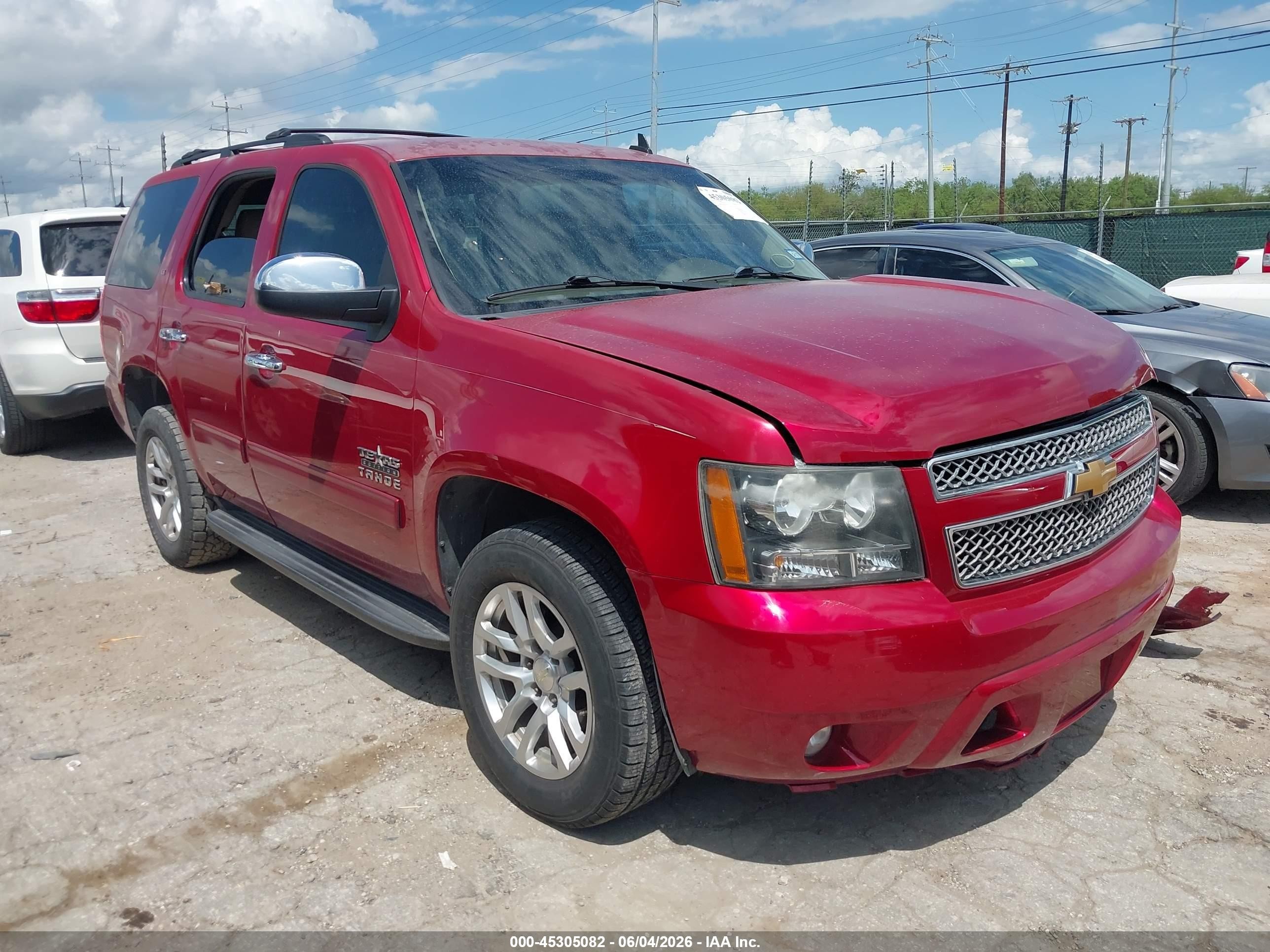 2014 Chevrolet Tahoe LT, VIN 1GNSCBE08ER191911 — Перед
