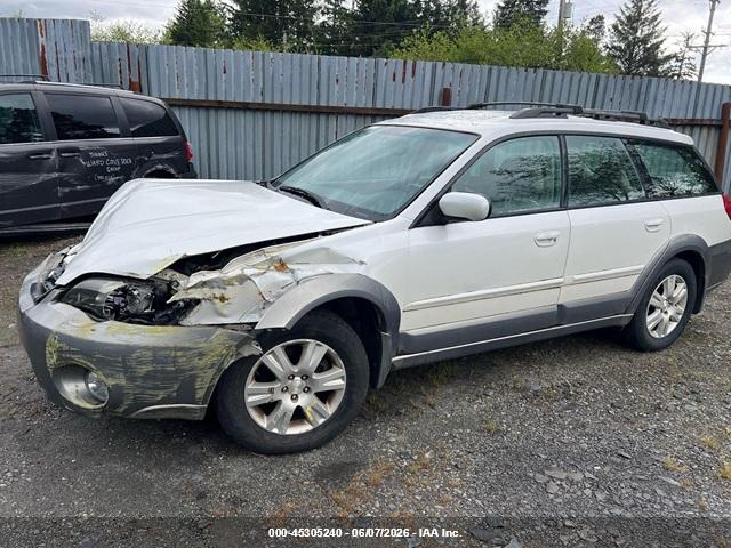 2005 Subaru Legacy Outback Limited, VIN 4S4BP62C957303092 — Front end
