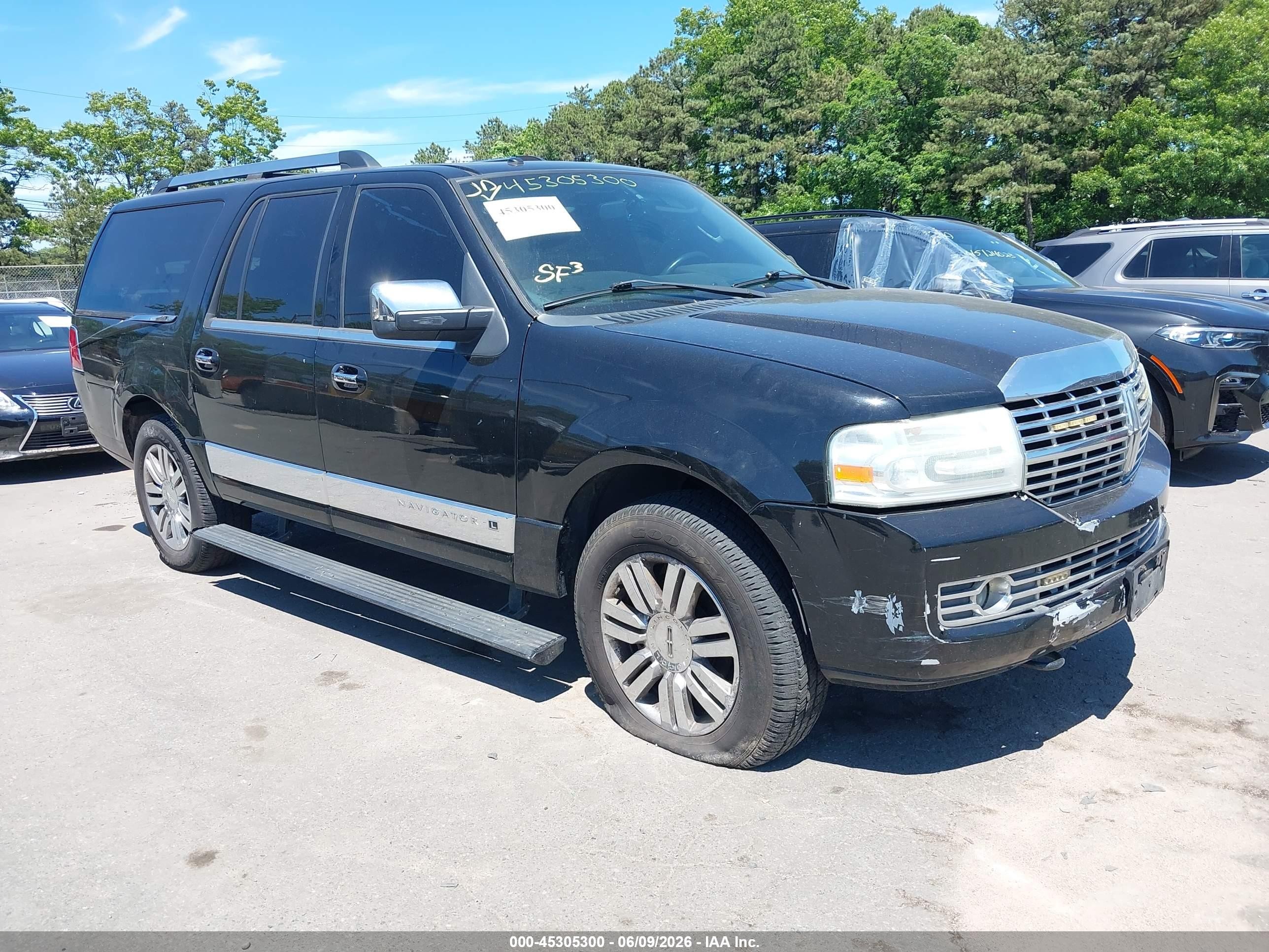 2008 Lincoln Navigator, VIN 5LMFL28538LJ04319 — Rear end
