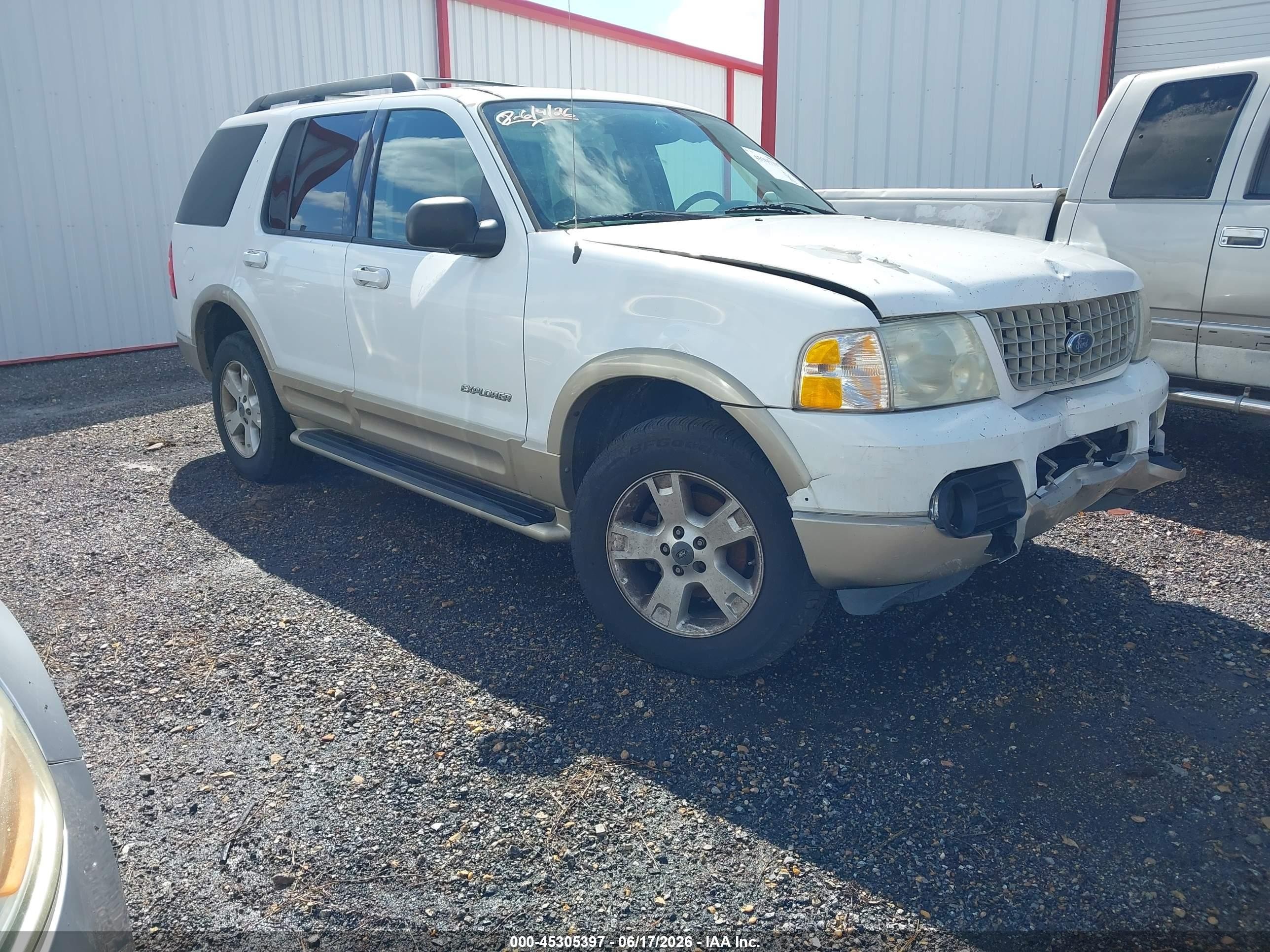 2005 Ford Explorer Eddie Bauer, VIN 1FMZU64K65UA15060 — Перед