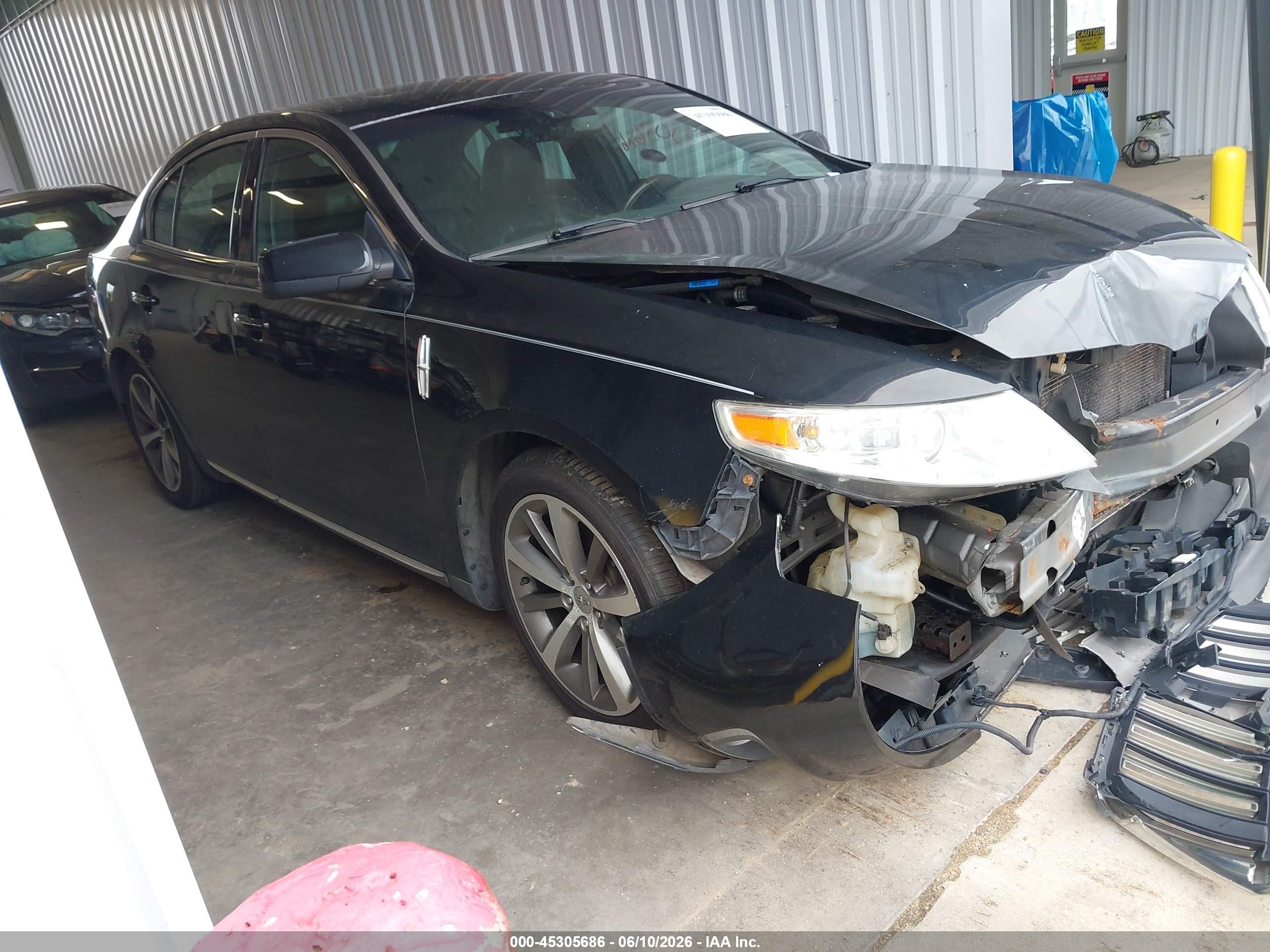2009 Lincoln MKS, VIN 1LNHM94R49G606468 — Front end