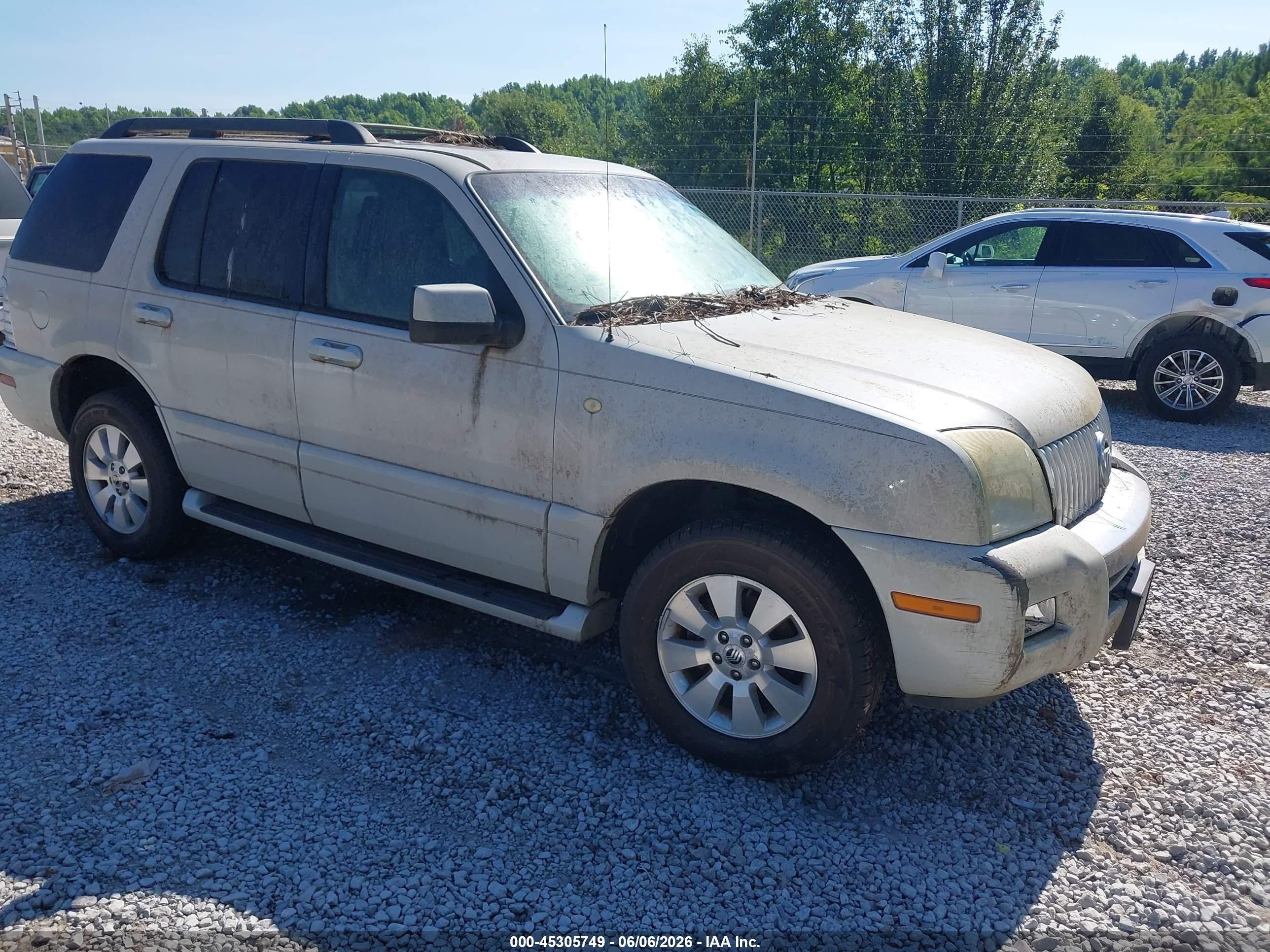 2006 Mercury Mountaineer Luxury, VIN 4M2EU37E66UJ24461 — Normal wear