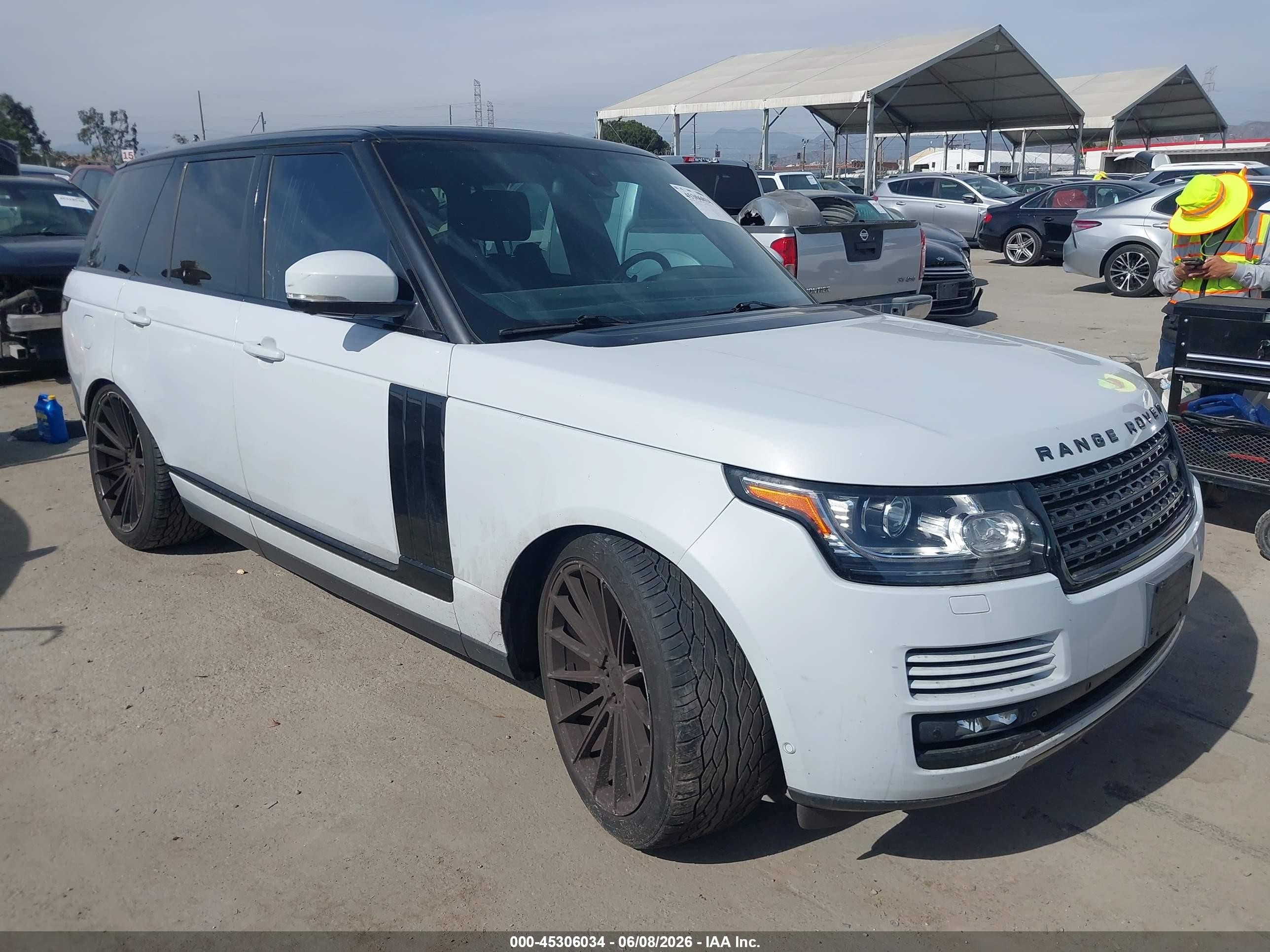 2015 Land Rover Range Rover Supercharged, VIN SALGS2TF9FA236419 — Rear end