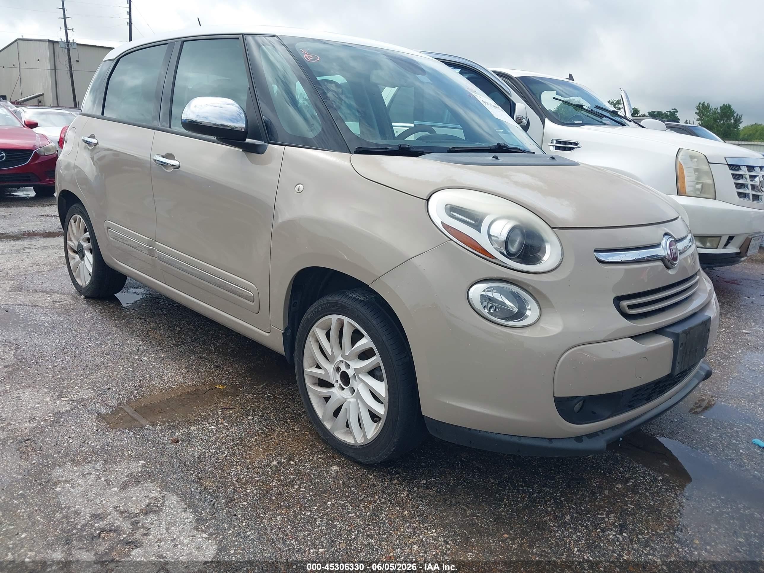 2015 FIAT 500L Lounge, VIN ZFBCFACH3FZ033181 — Front end