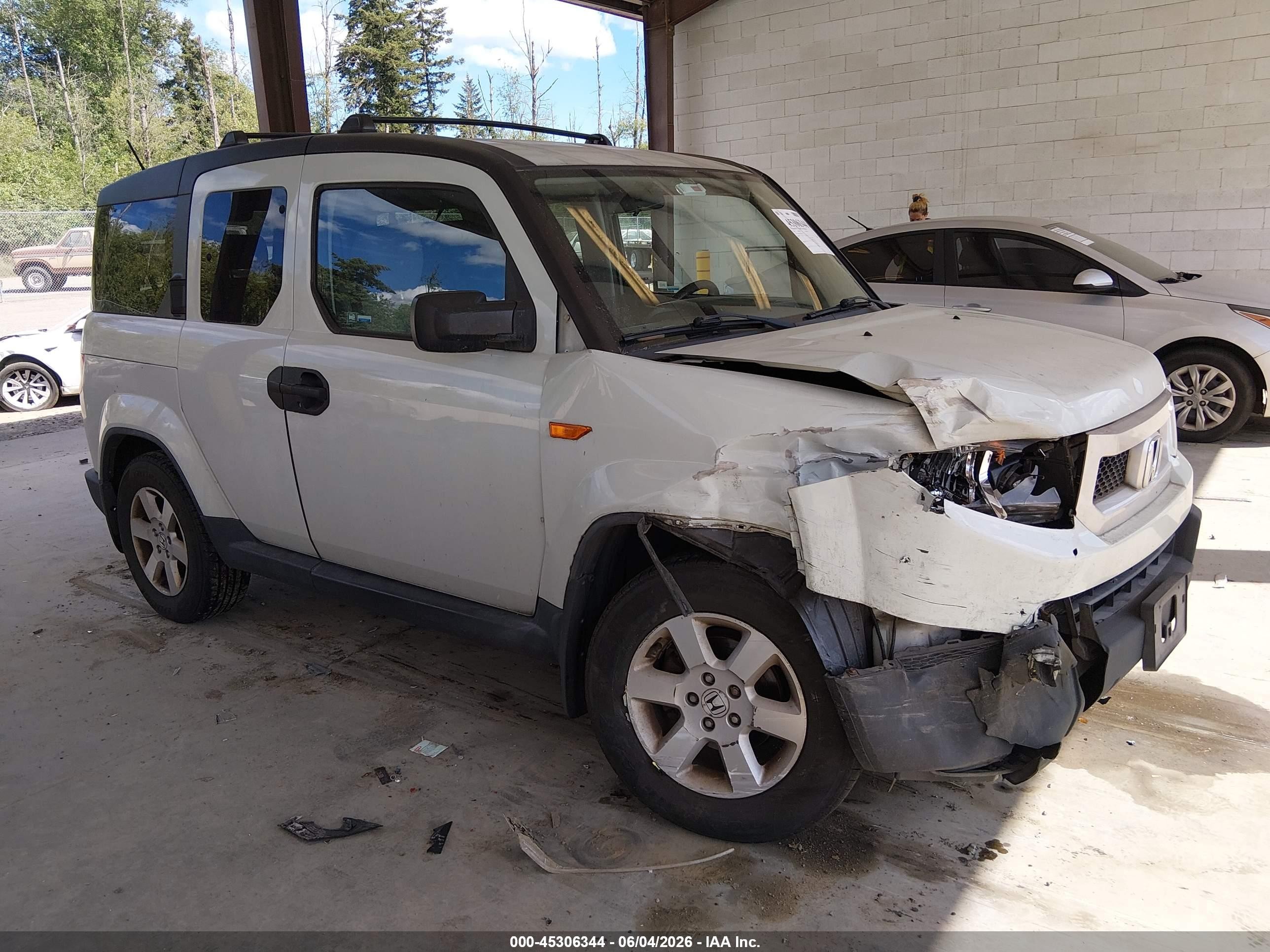 2011 Honda Element EX, VIN 5J6YH2H73BL003348 — Front end