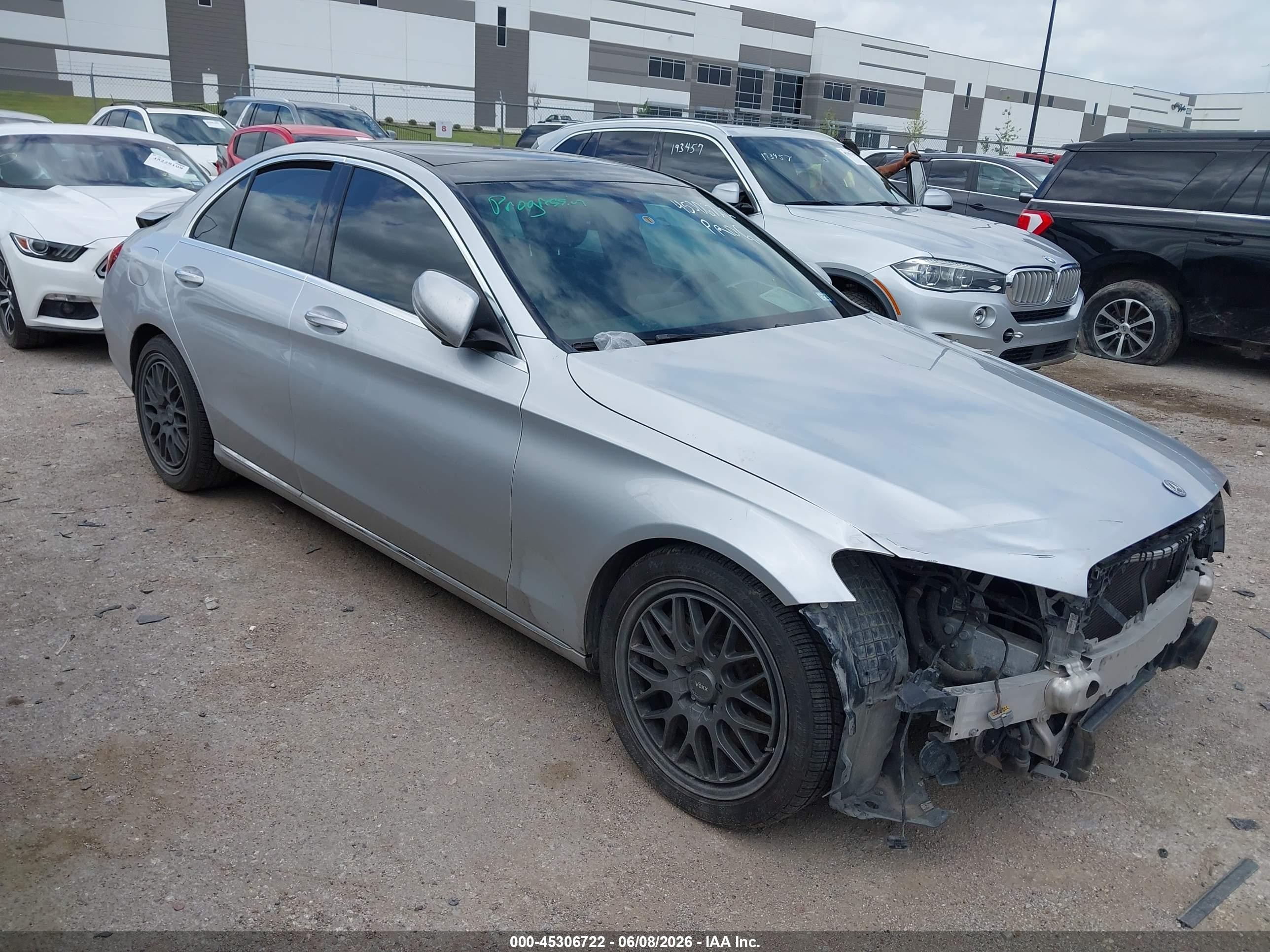 2018 Mercedes-Benz C 300, VIN WDDWF4JB8JR387044 — Front end
