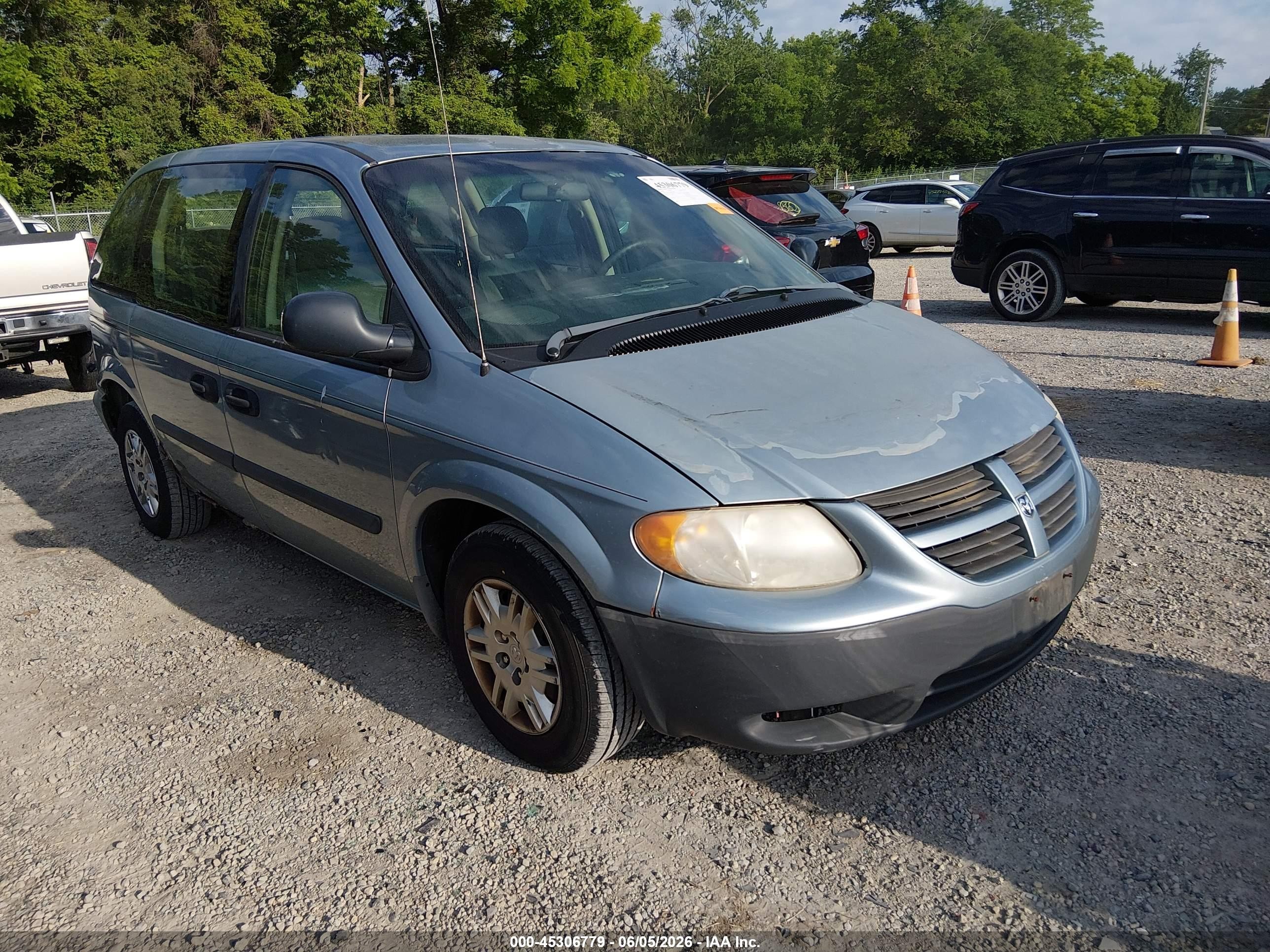 2006 Dodge Caravan SE, VIN 1D4GP25R46B626552 — Зад