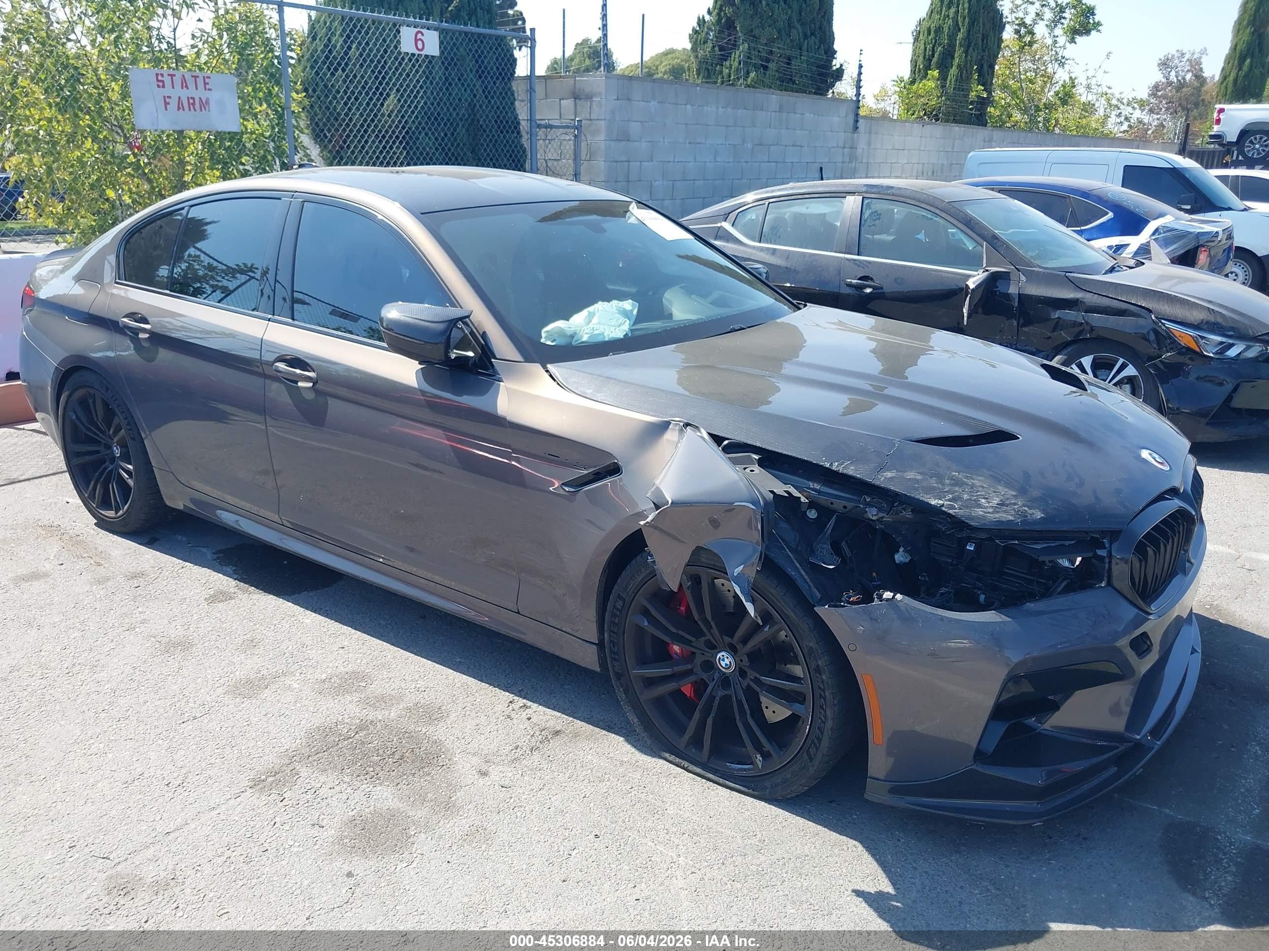 2022 BMW M5, VIN WBS83CH03NCK94802 — Front end