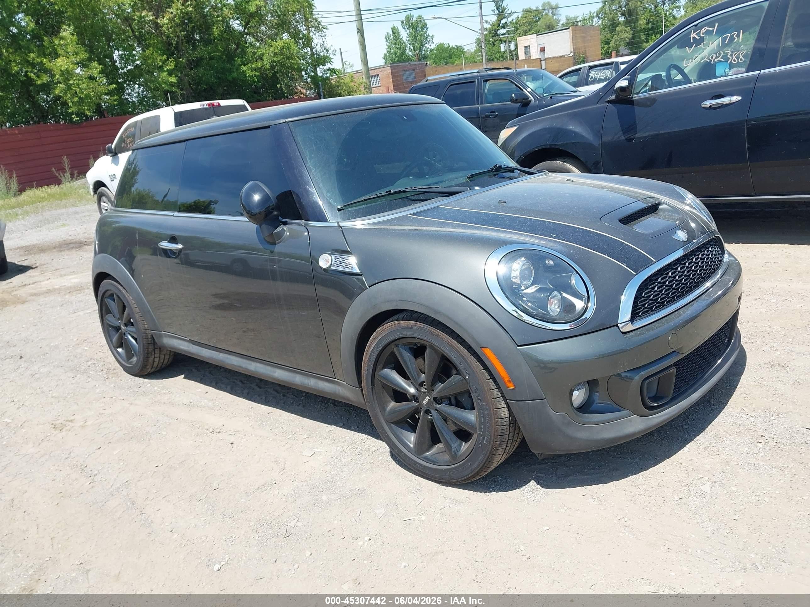 2012 MINI Hardtop S, VIN WMWSV3C51CTY27024 — Зад