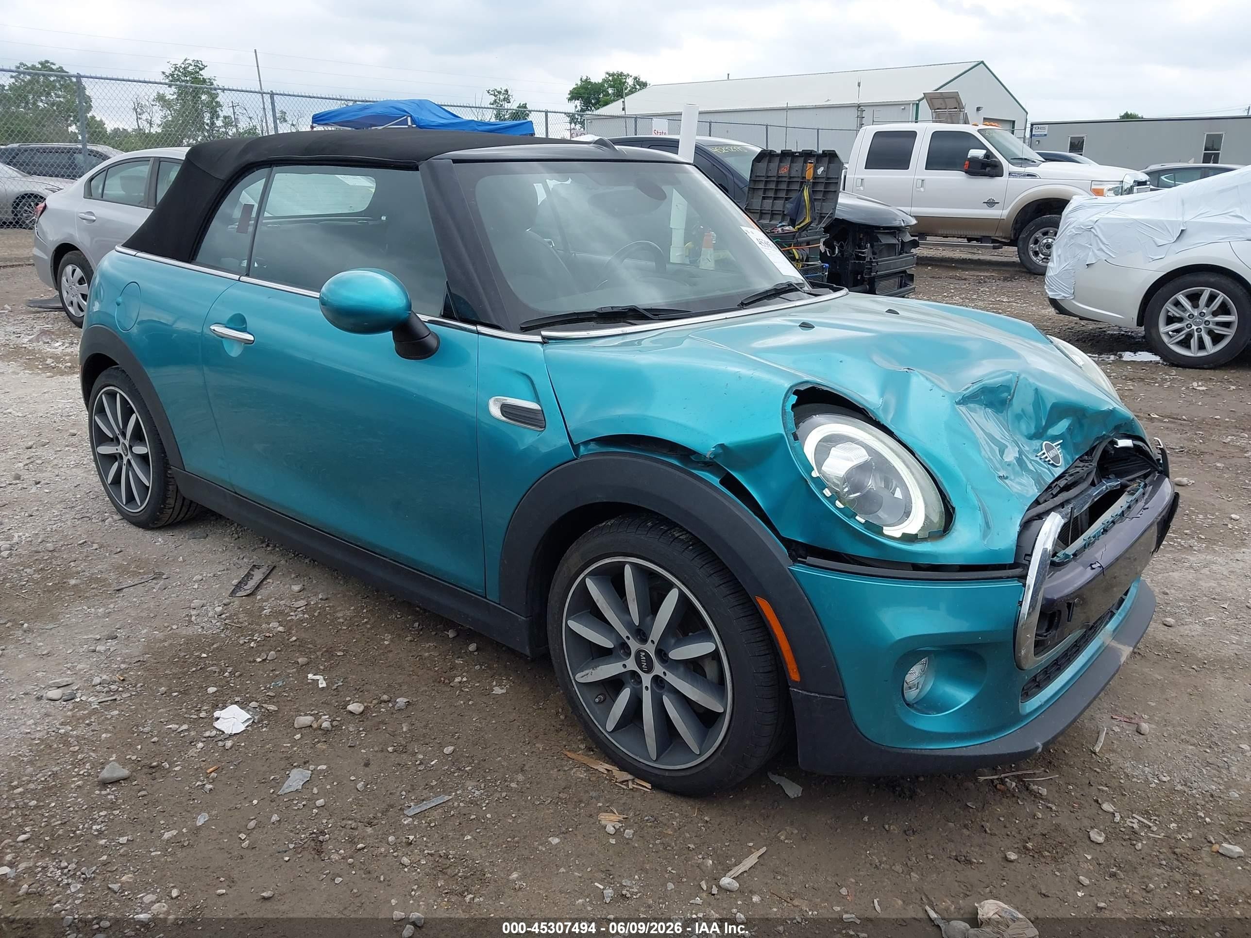 2019 MINI Convertible Cooper, VIN WMWWG5C53K3F79075 — Front end
