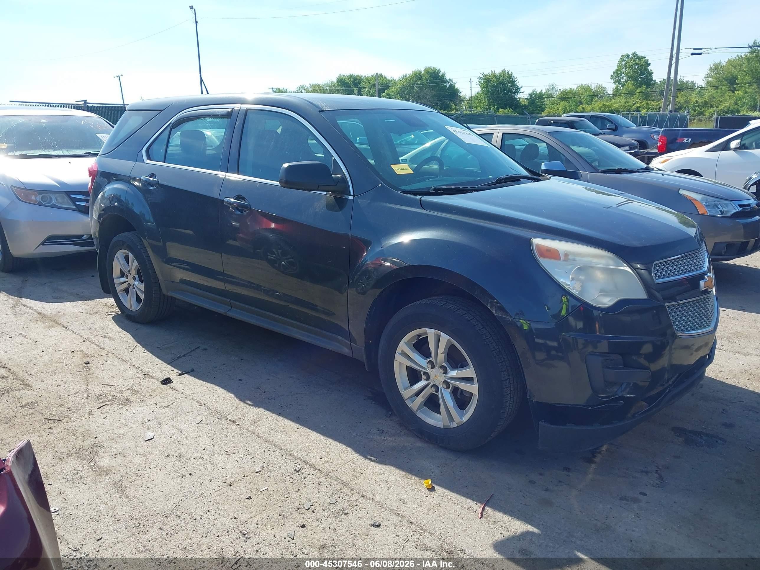 2013 Chevrolet Equinox LS, VIN 2GNFLCEK4D6325896 — Front end