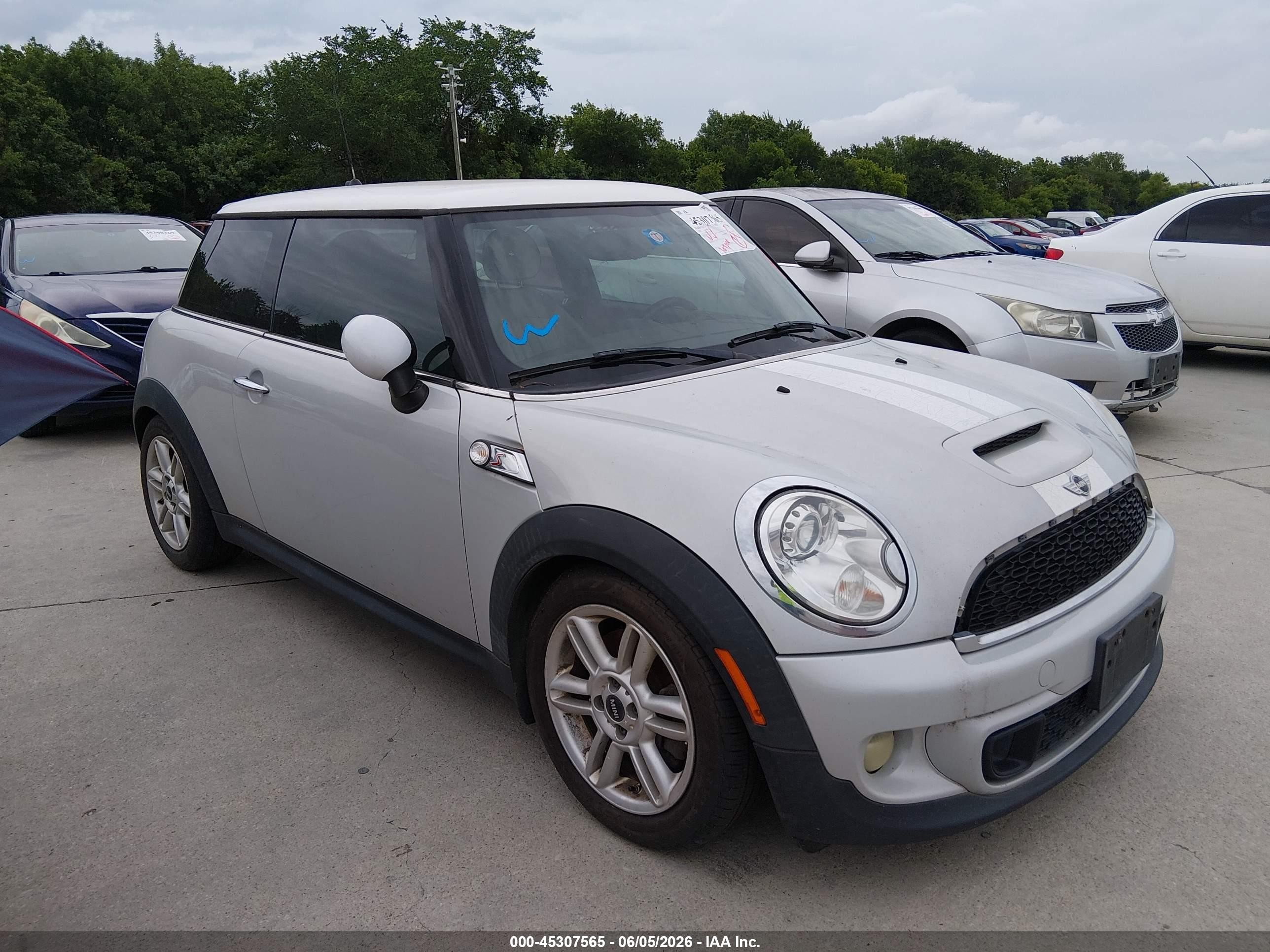 2013 MINI Hardtop S, VIN WMWSV3C53DT391827 — Normal wear