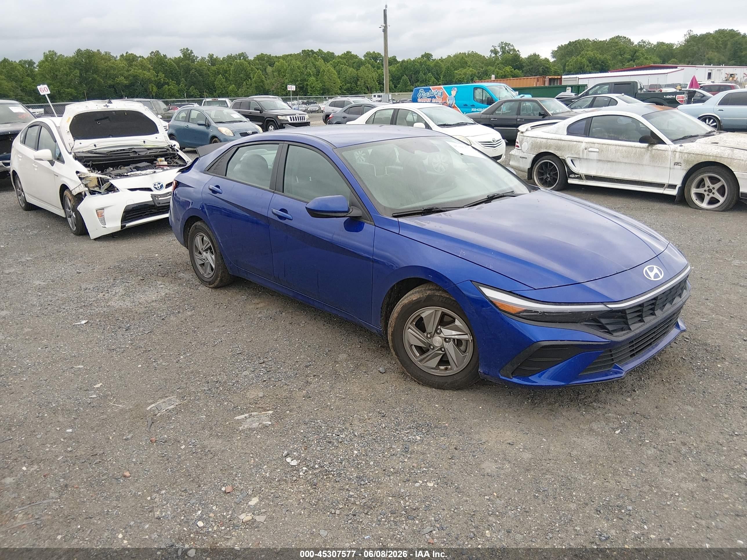 2024 Hyundai Elantra SE, VIN KMHLL4DG4RU744124 — Rear end