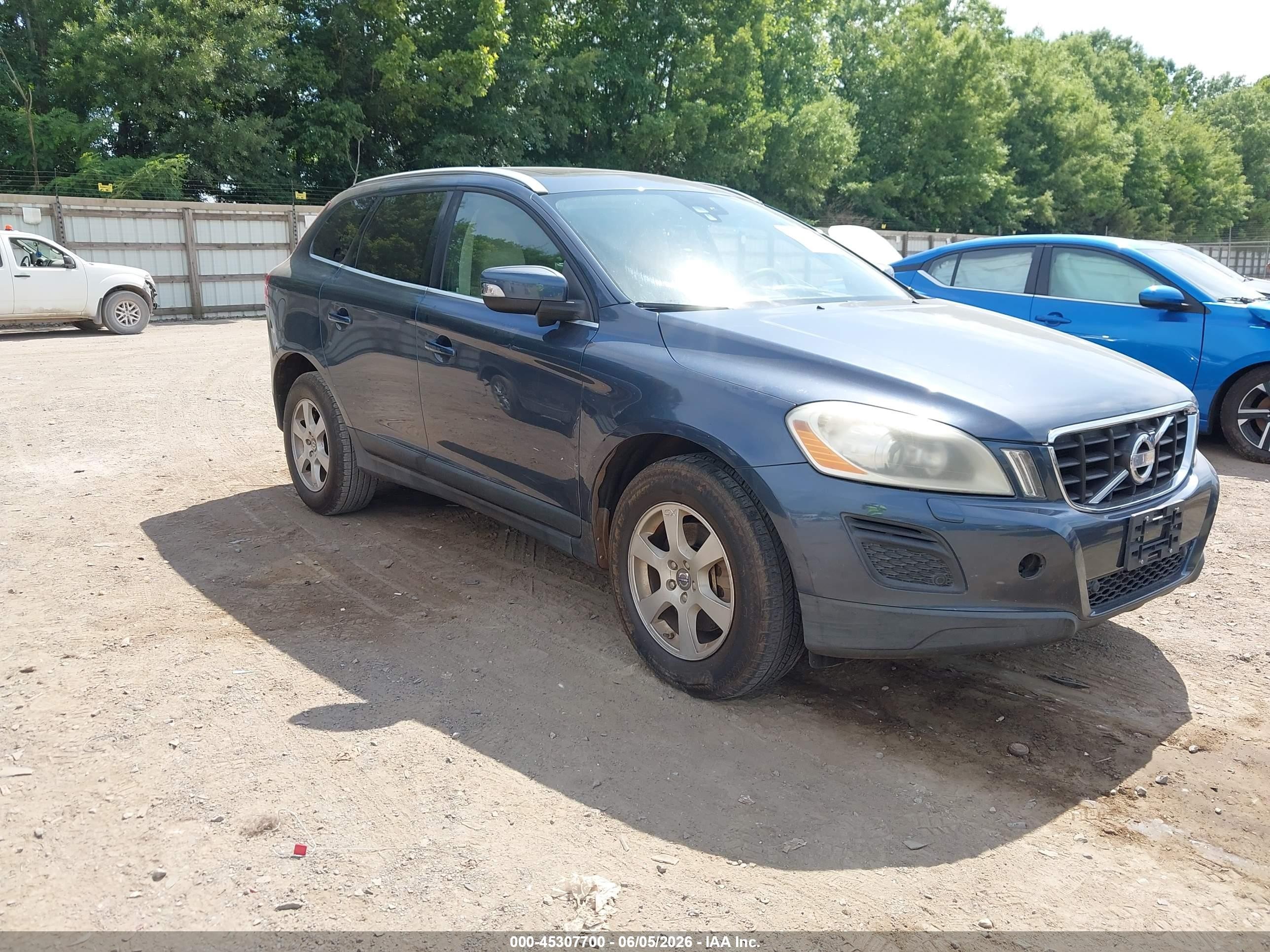 2011 Volvo XC60 3.2L, VIN YV4952DL9B2156034 — Engine fire