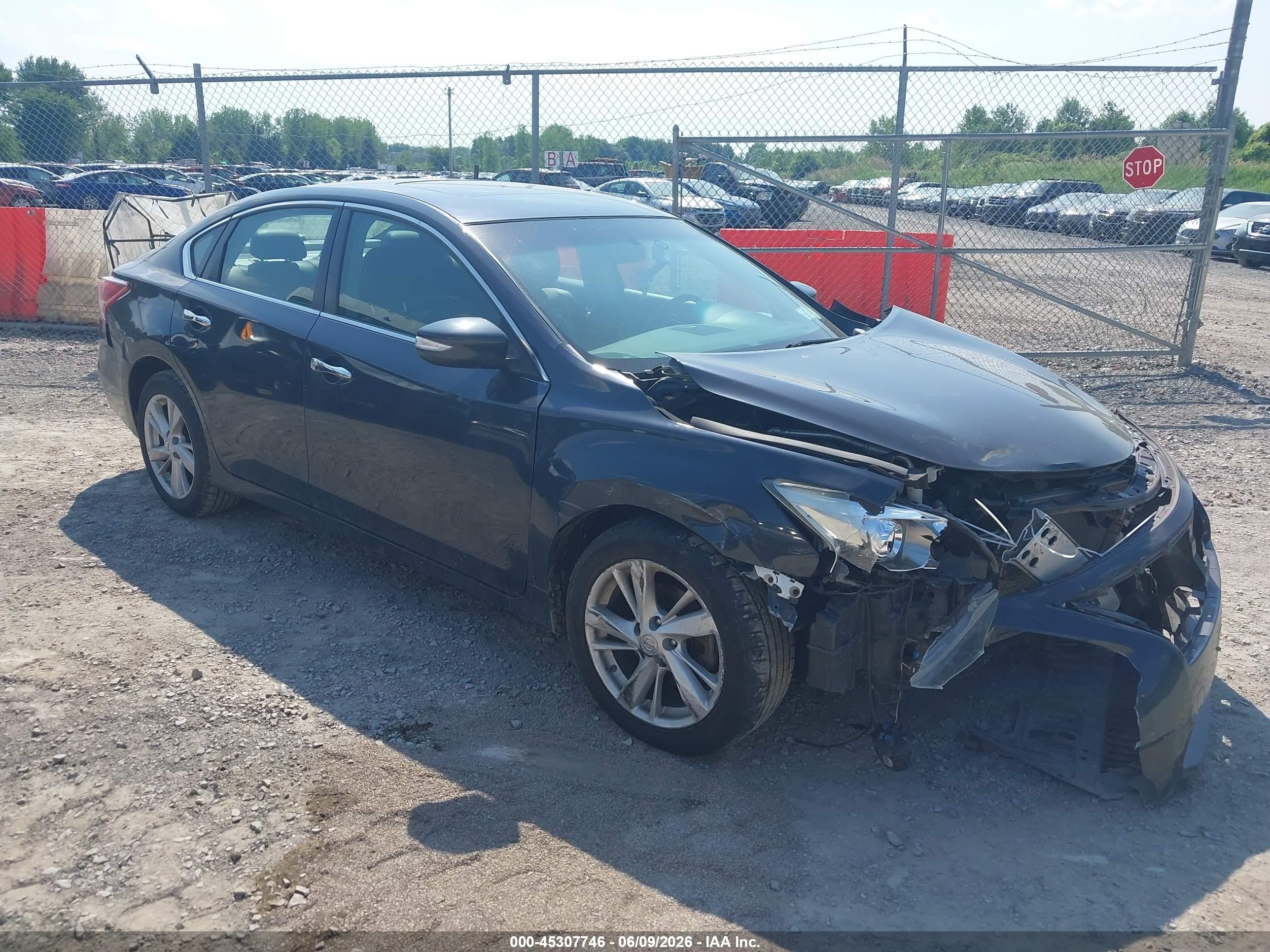 2013 Nissan Altima S, VIN 1N4AL3AP1DC106041 — Front end