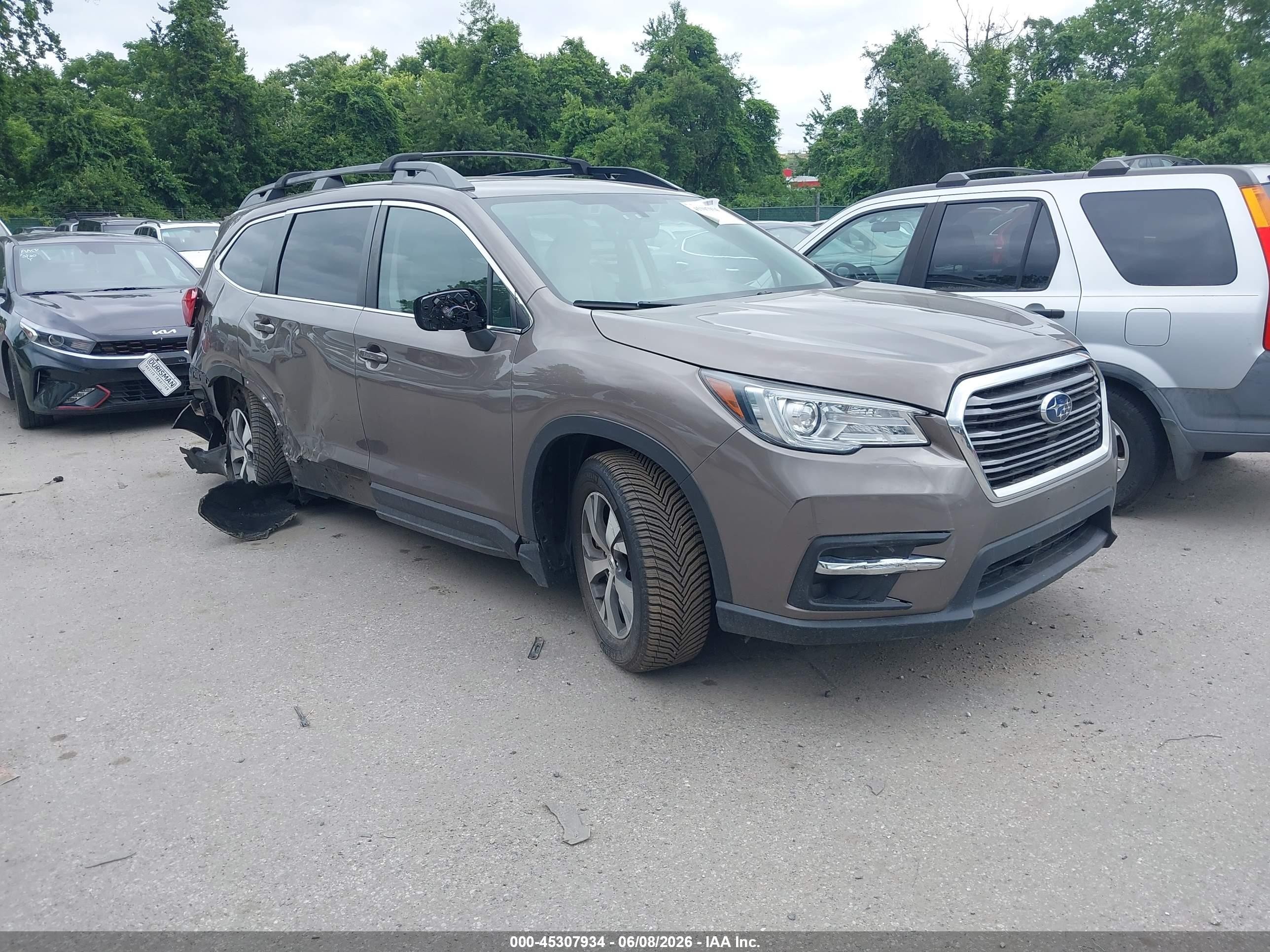2021 Subaru Ascent Premium, VIN 4S4WMACD0M3404564 — Rear end