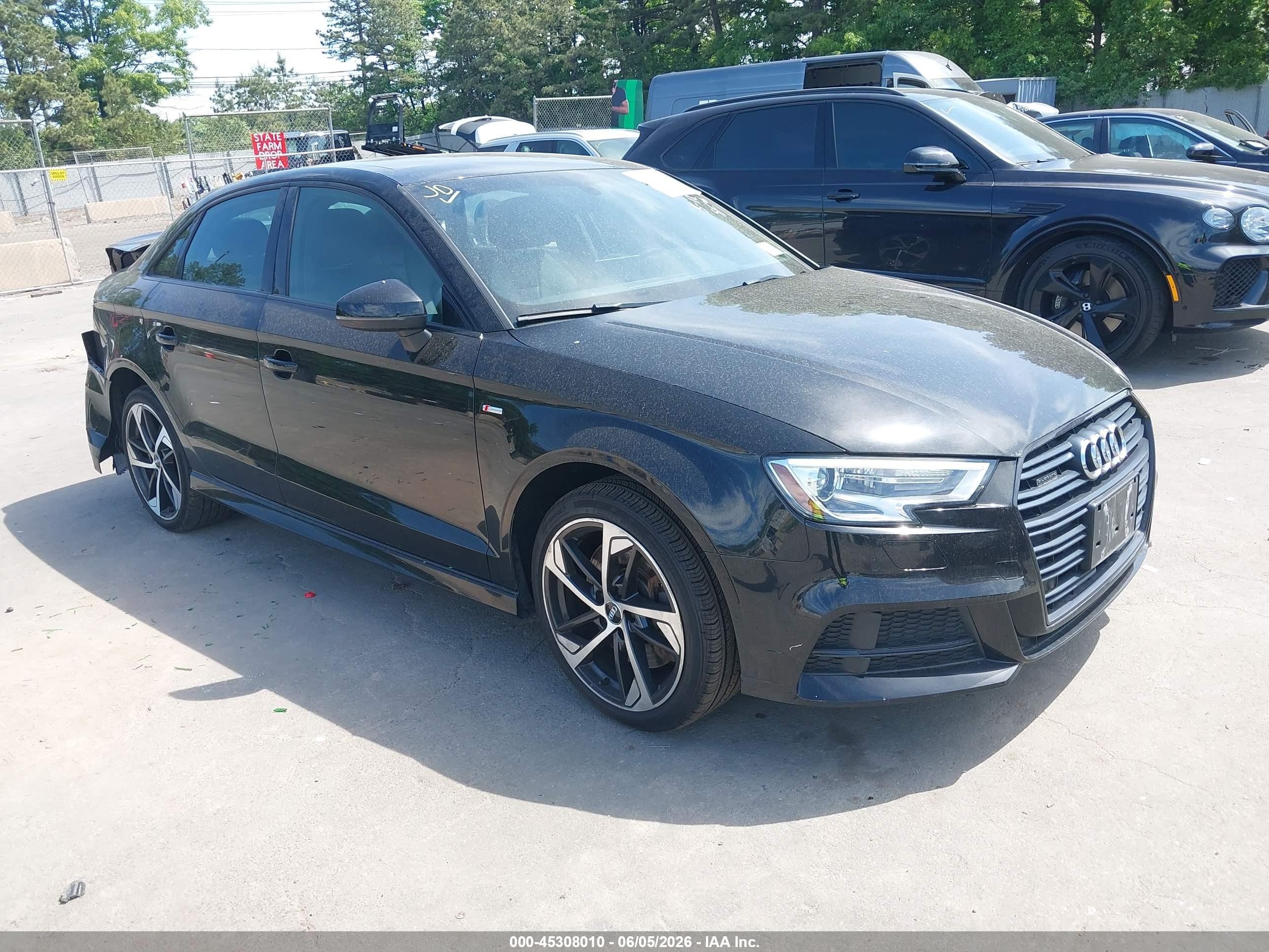 2020 Audi A3 S line Premium, VIN WAUBEGFFXLA103792 — Зад