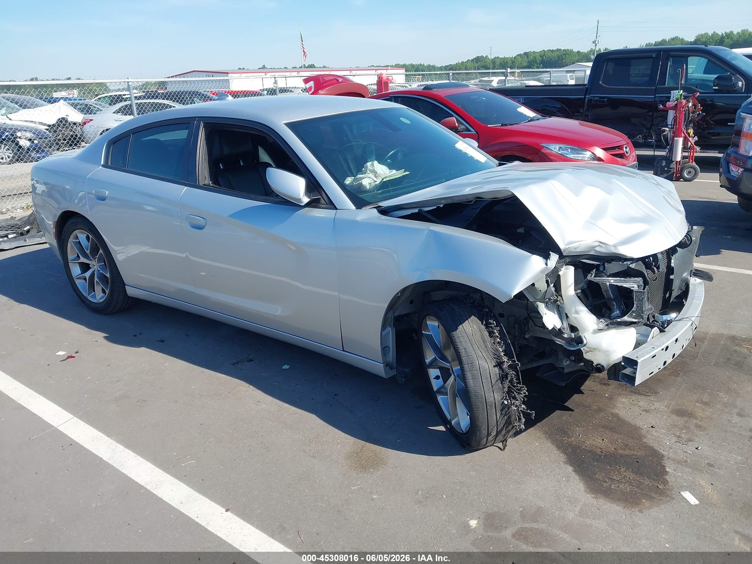 2021 Dodge Charger SXT, VIN 2C3CDXBG6MH677869 — Front end