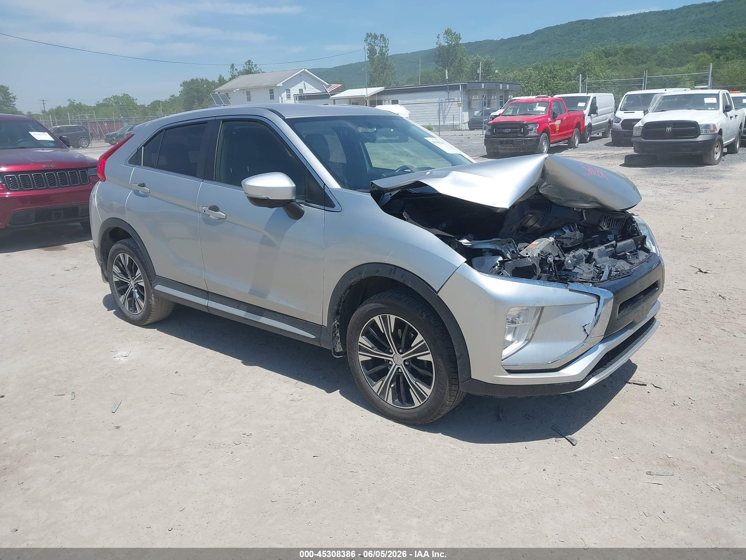 2018 Mitsubishi Eclipse Cross SE, VIN JA4AT5AA9JZ044683 — Front end