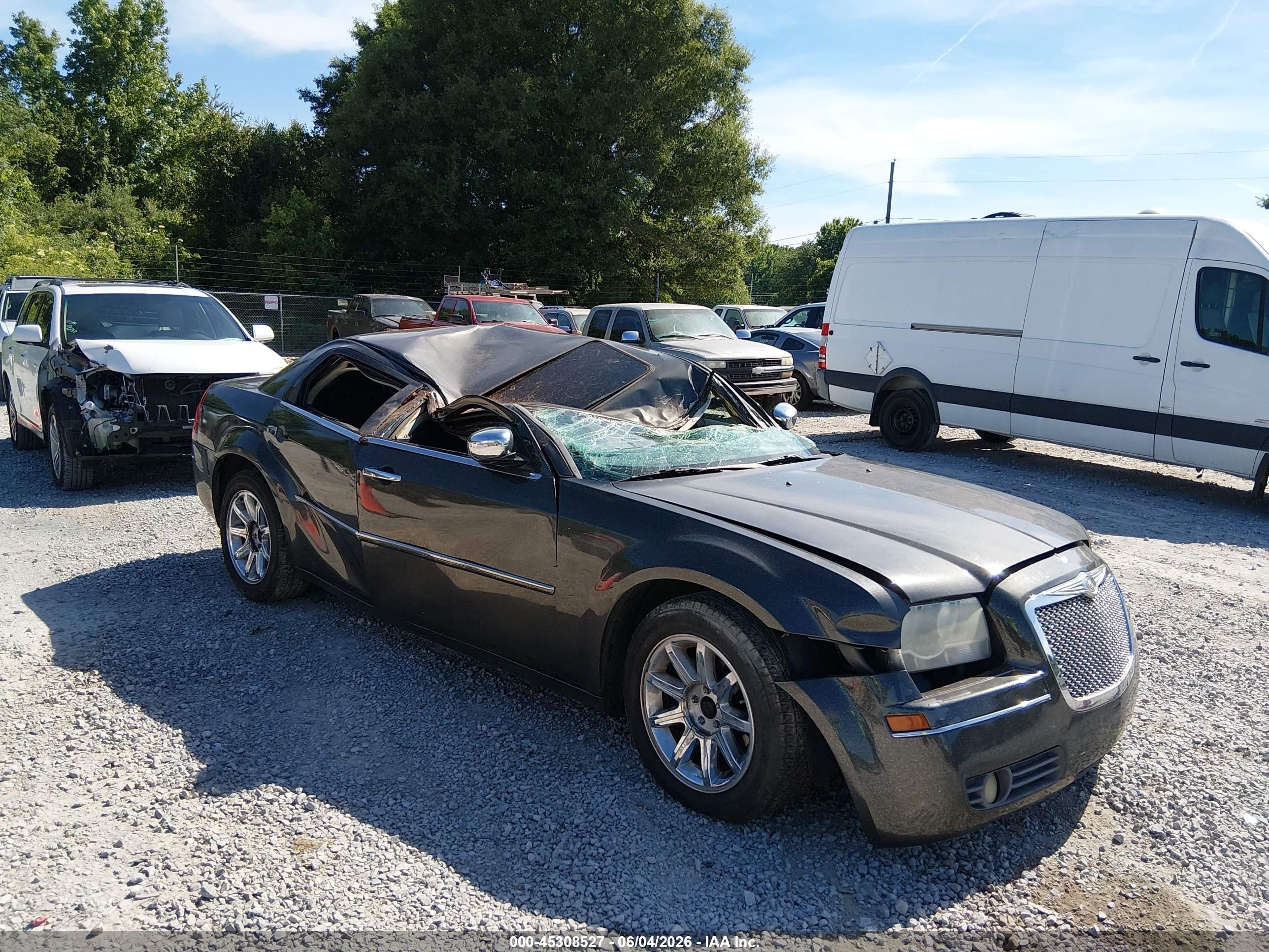 2010 Chrysler 300 Touring, VIN 2C3CA4CD0AH196071 — Крыша