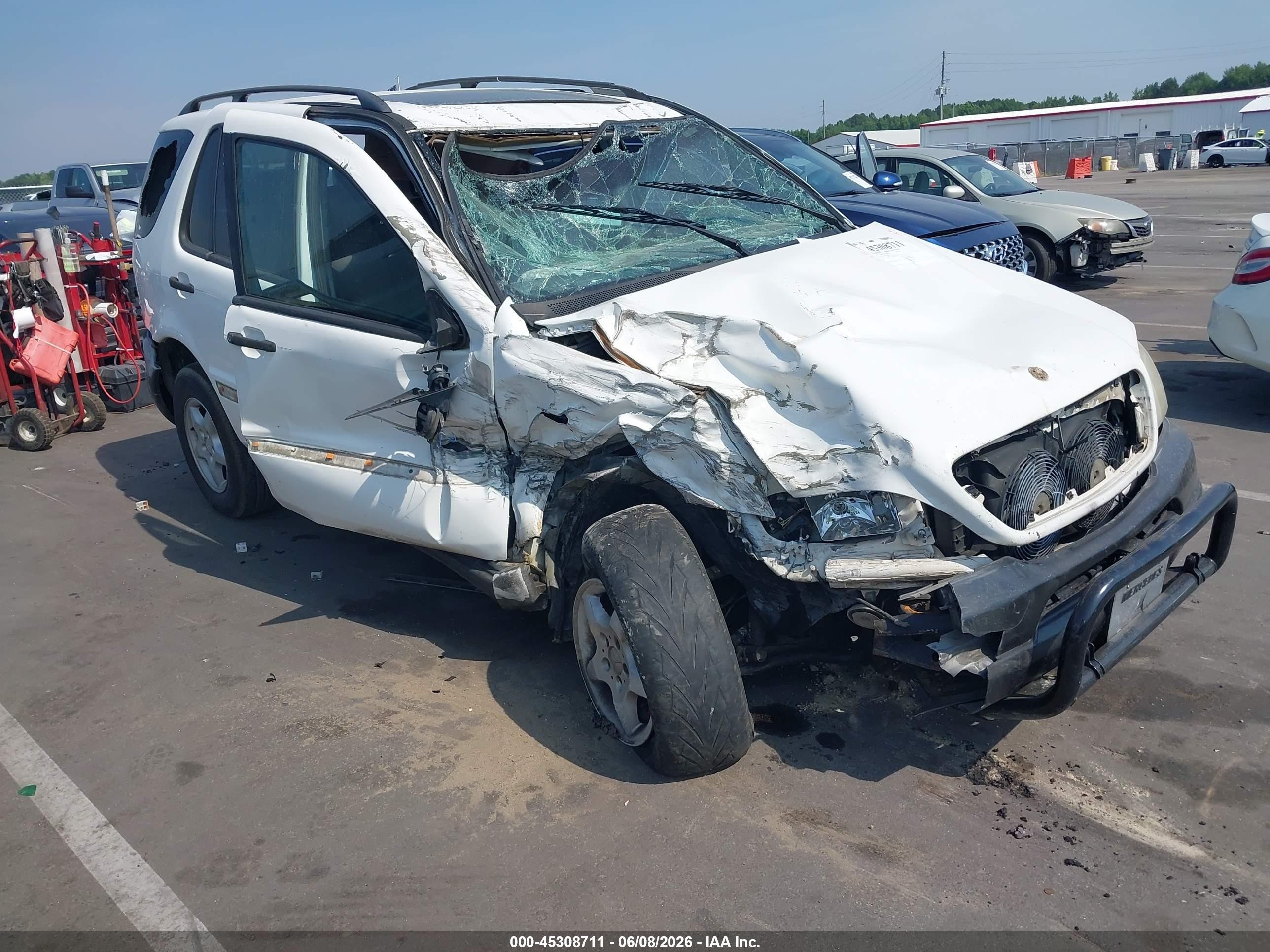 1998 Mercedes-Benz M 320/430/500, VIN 4JGAB54E0WA018949 — Rollover