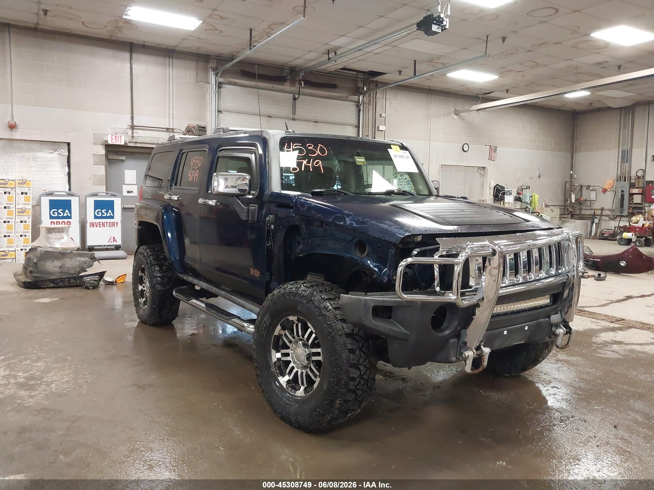 2007 Hummer H3 SUV, VIN 5GTDN13E878215677 — Side