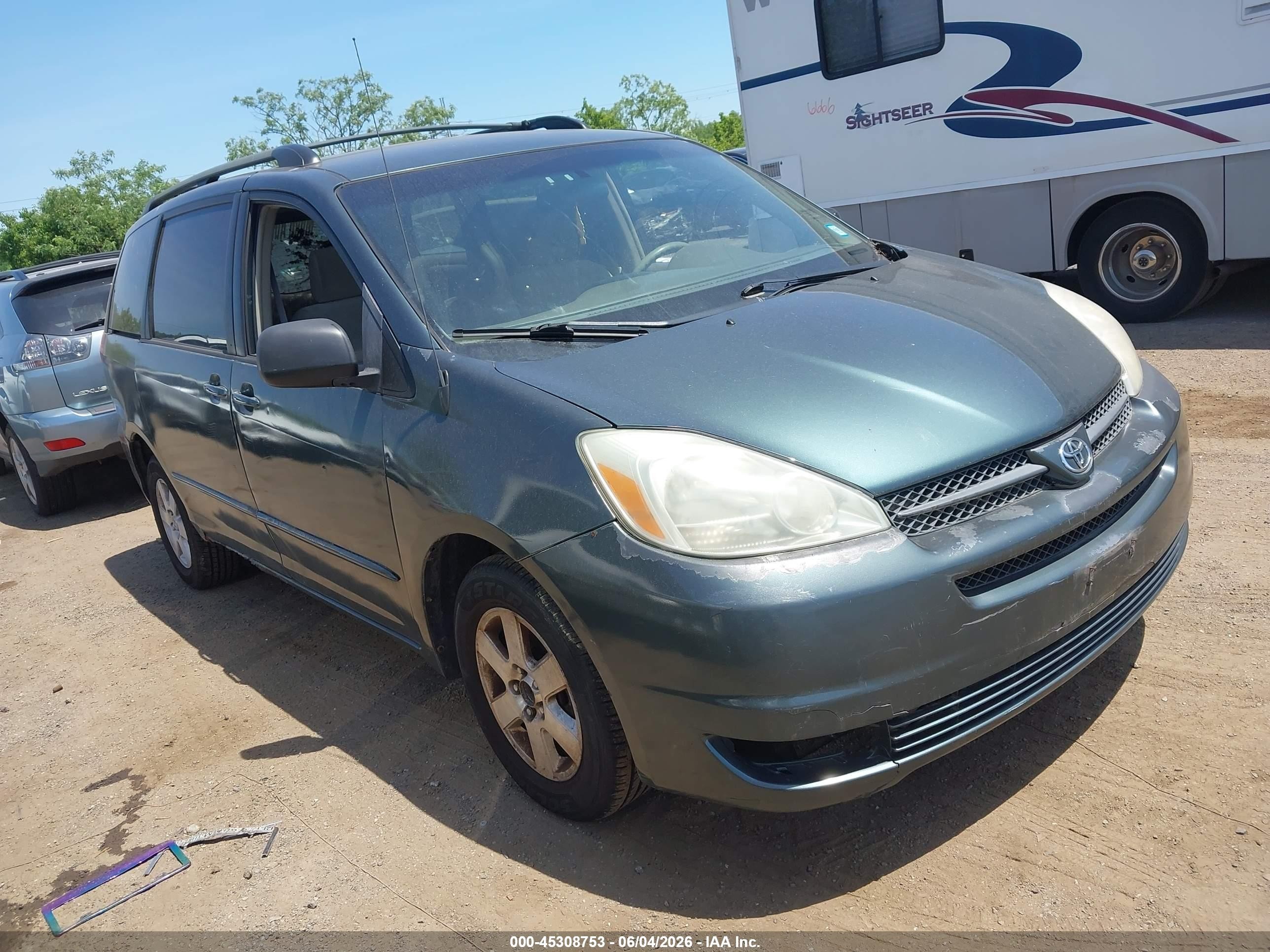 2004 Toyota Sienna LE, VIN 5TDZA23C94S070895 — Normal wear
