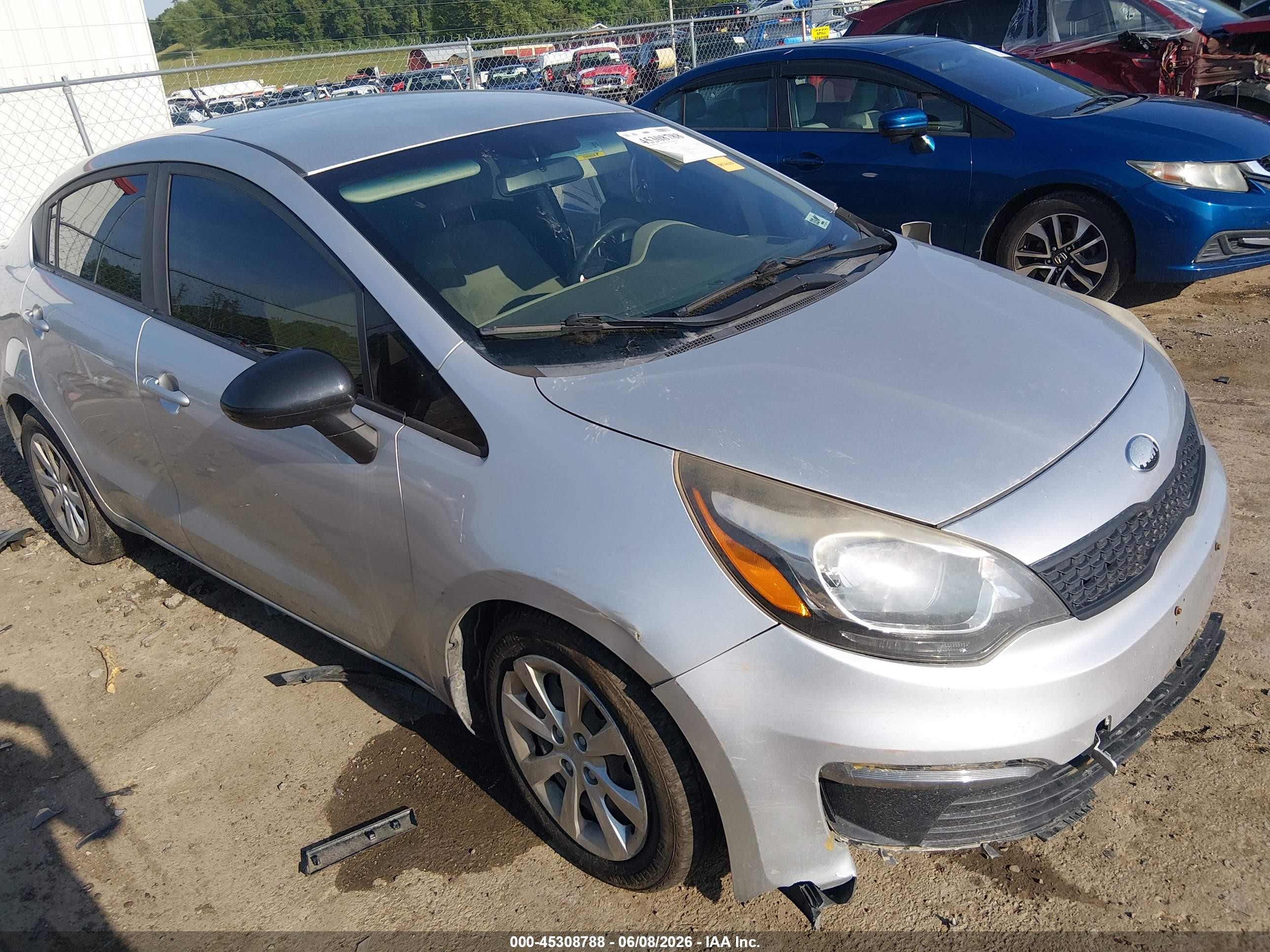 2017 Kia Rio LX, VIN KNADM4A34H6012535 — Перед