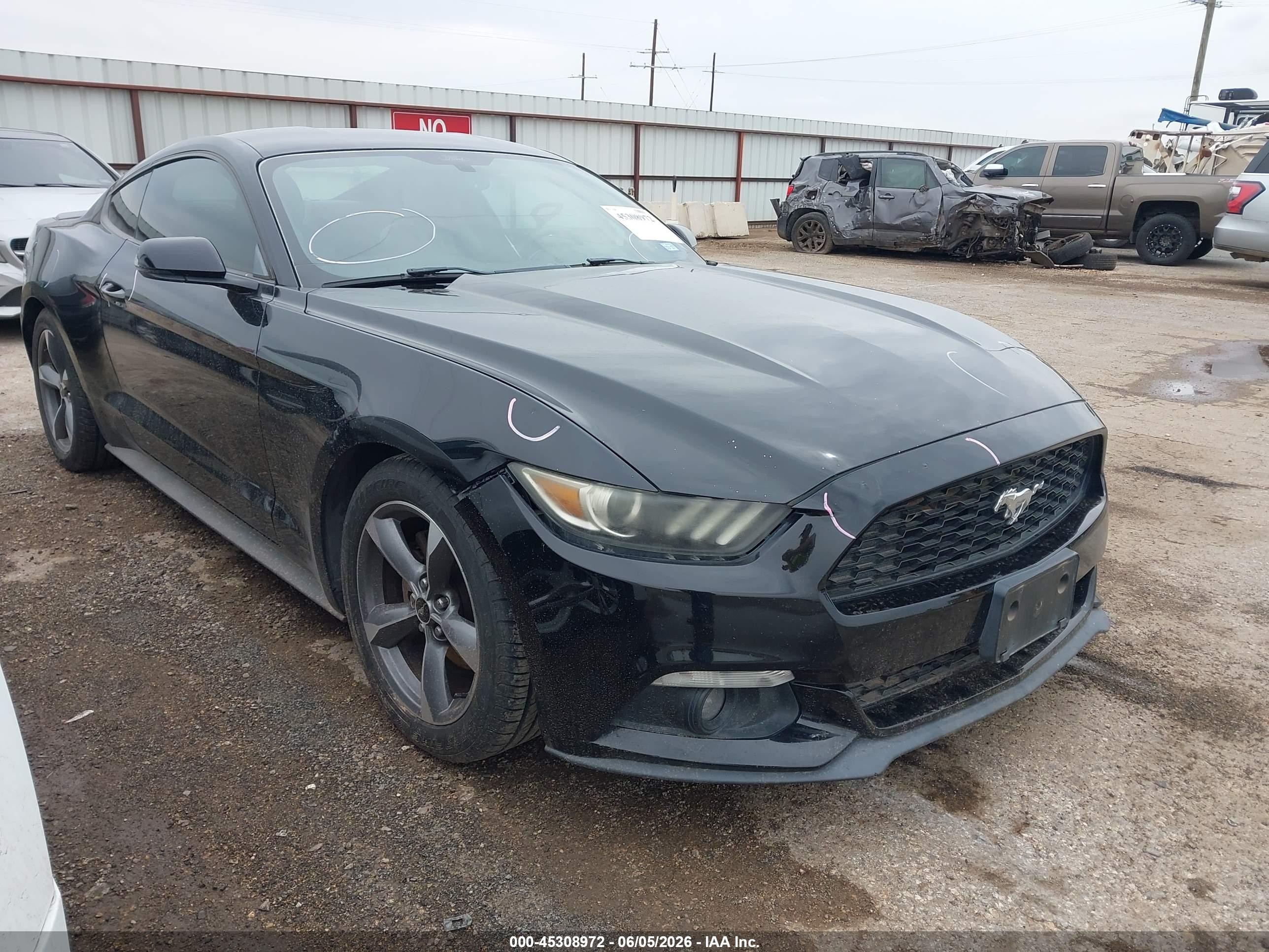 2015 Ford Mustang EcoBoost, VIN 1FA6P8TH5F5350036 — Бок