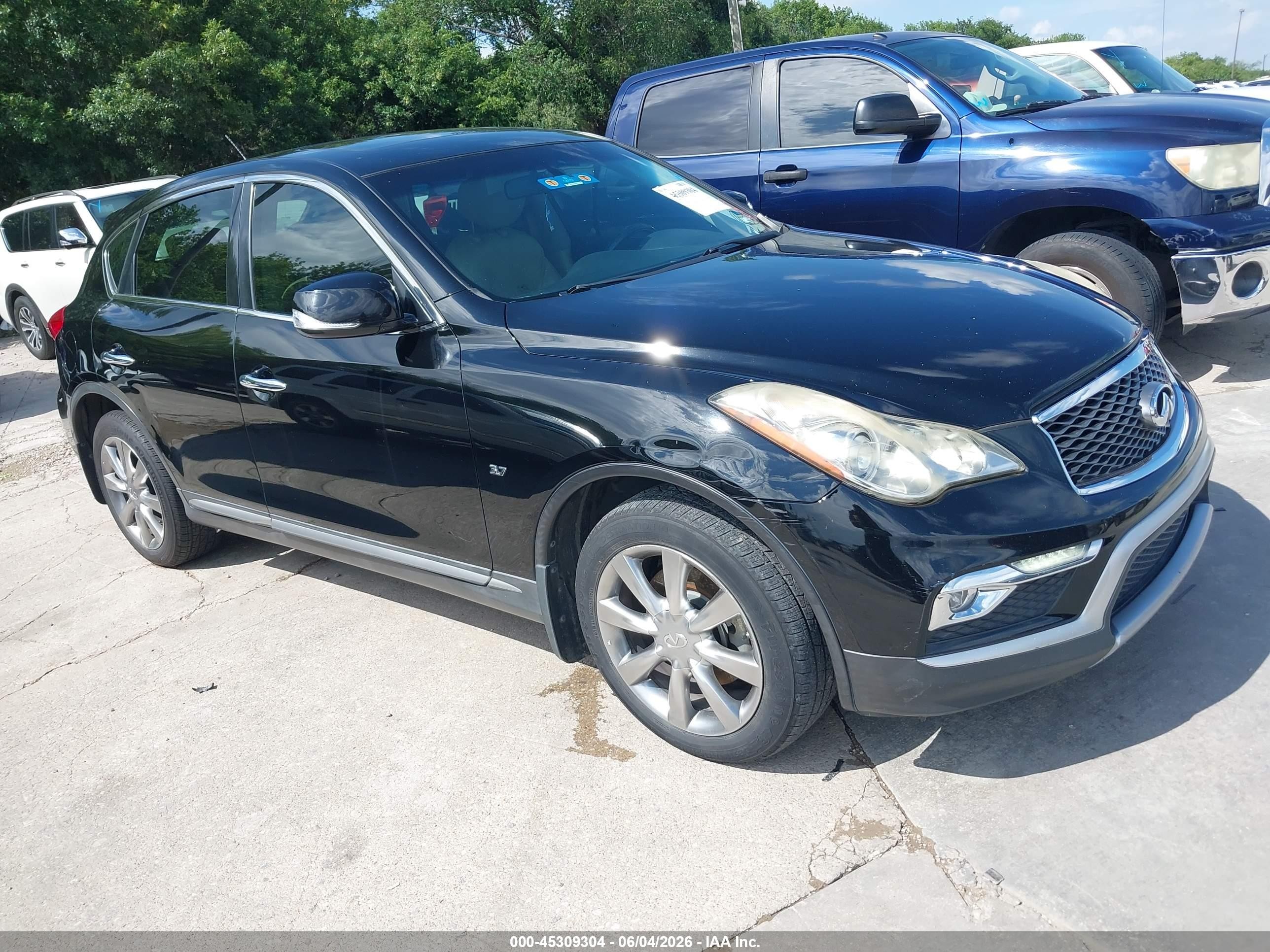 2016 Infiniti QX50, VIN JN1BJ0RP2GM235902 — Normal wear