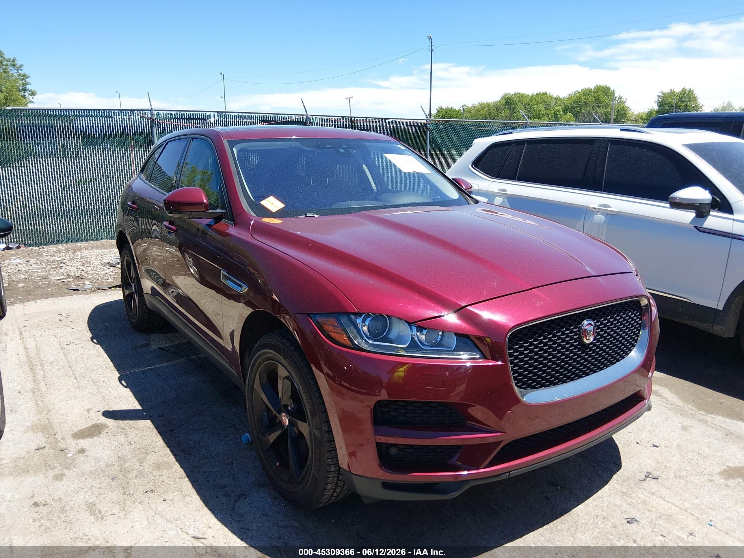 2017 Jaguar F-Pace 35t Premium, VIN SADCJ2BV7HA060558 — Град