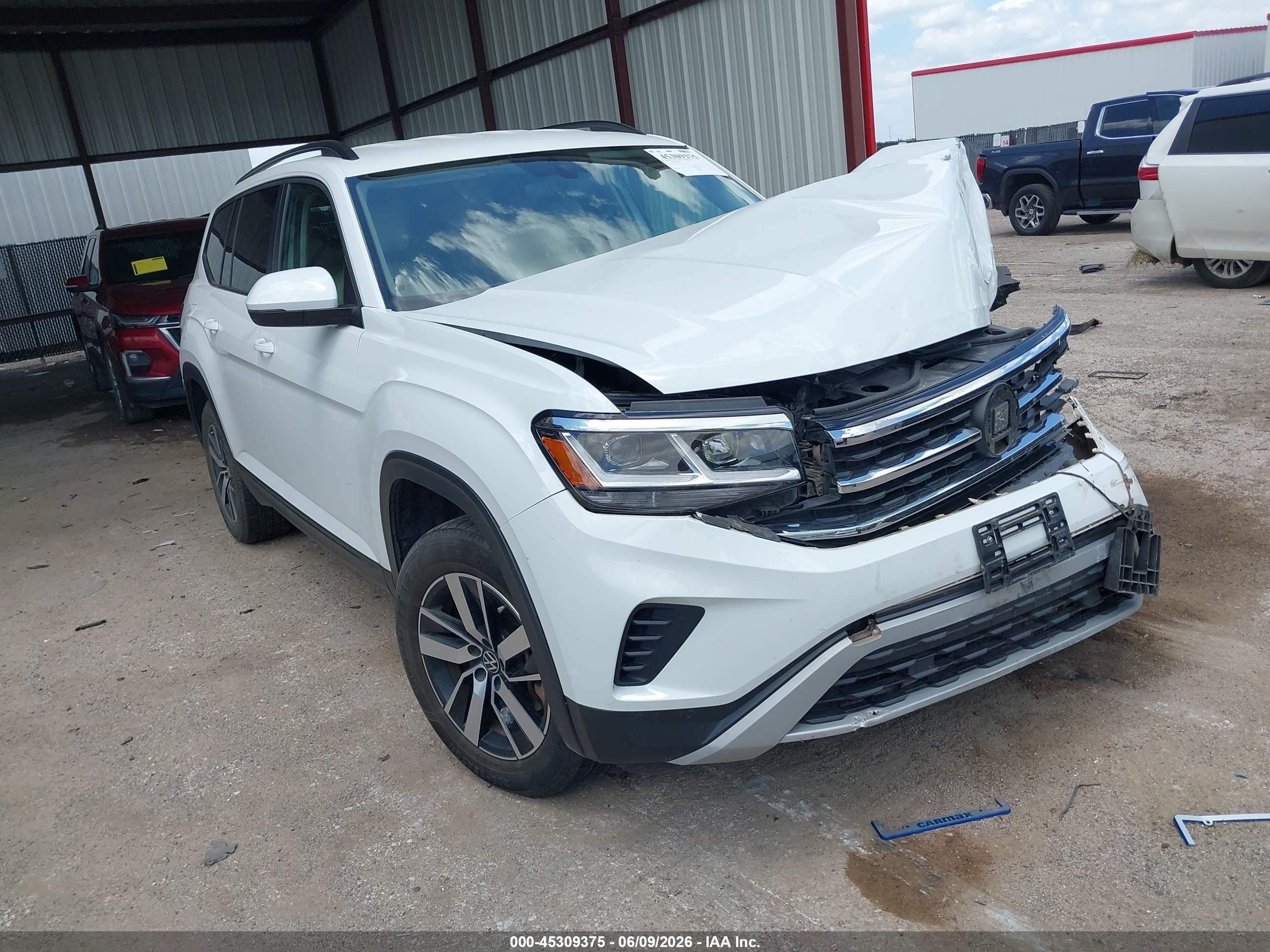 2022 Volkswagen Atlas SE, VIN 1V2LP2CA2NC557201 — Front end