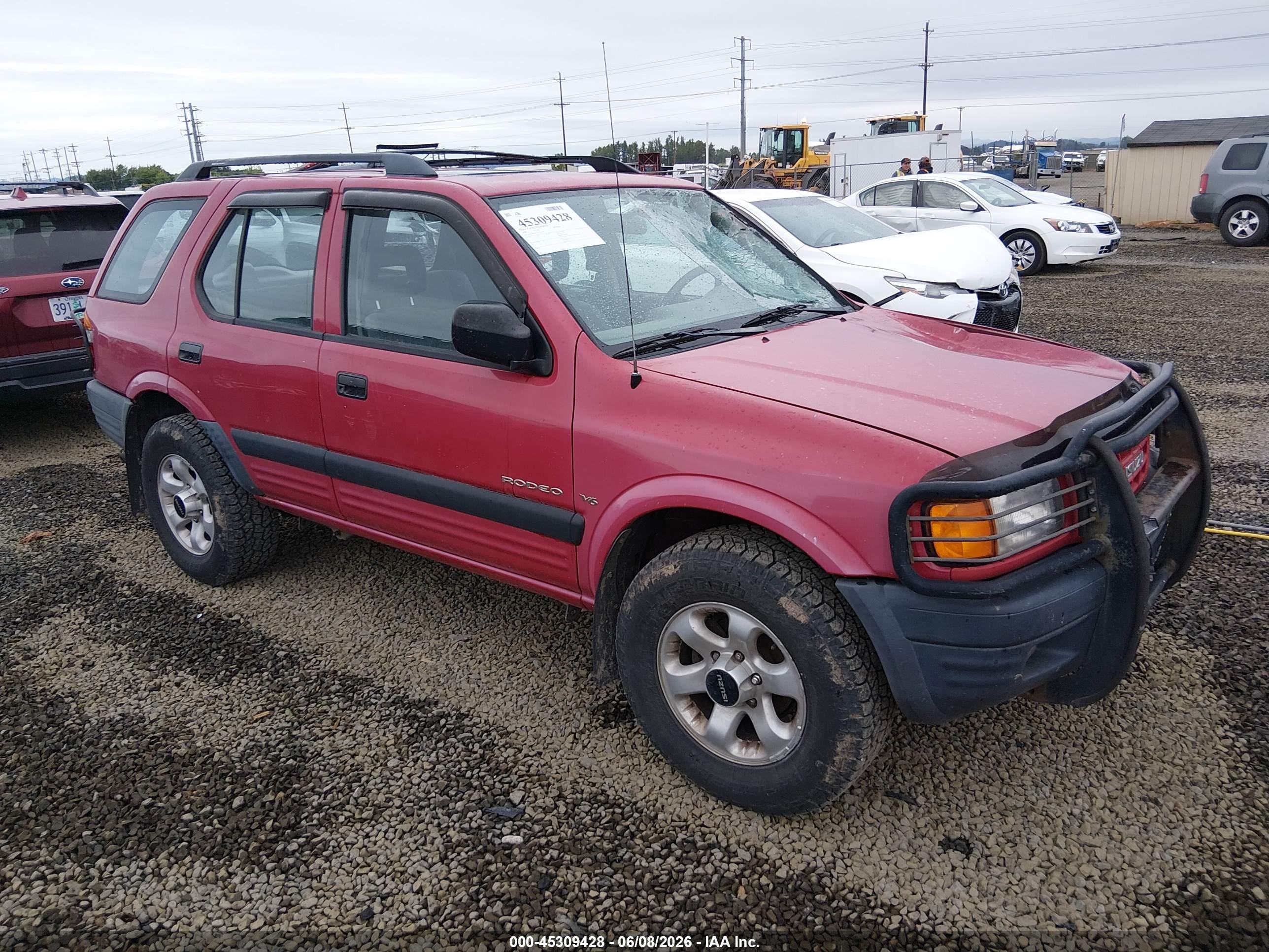 1998 Isuzu Rodeo S, VIN 4S2CM58W3W4356729 — Front end