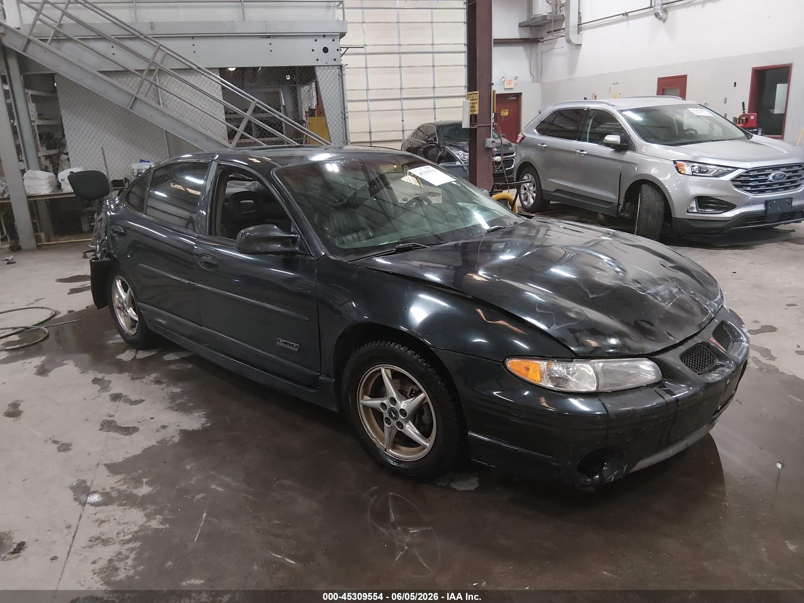 1999 Pontiac Grand Prix GTP, VIN 1G2WR5217XF257252 — Rear end