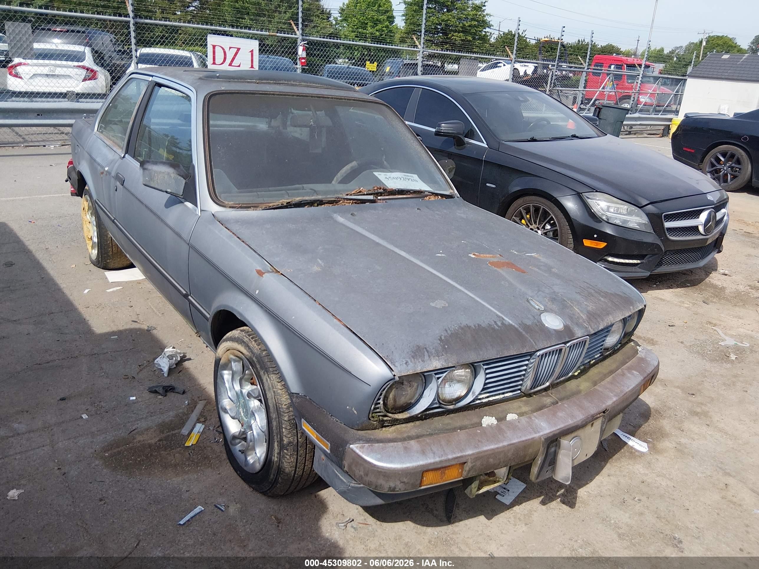 1987 BMW 3 Series 325, VIN WBAAB540XH9803666 — Normal wear