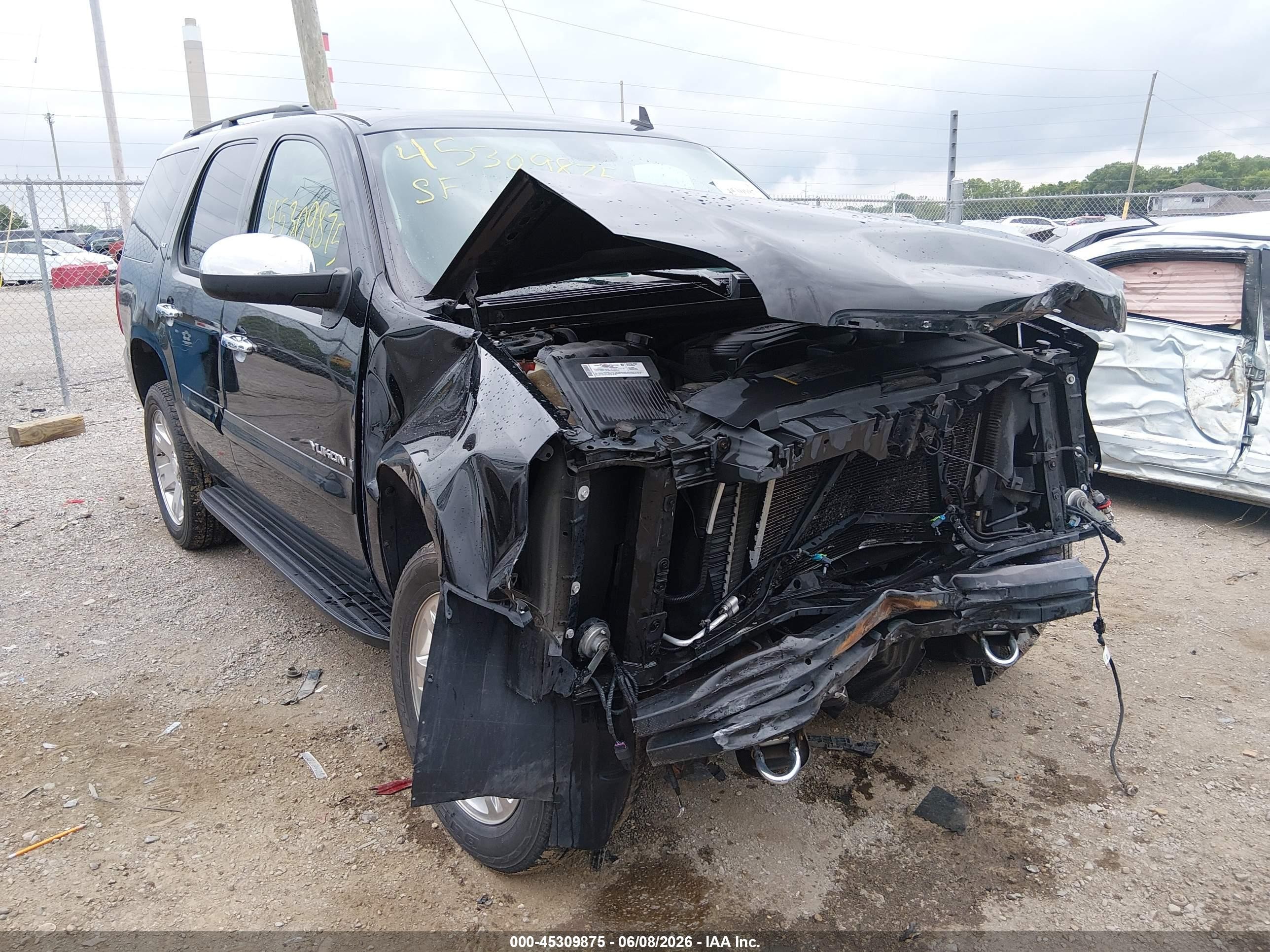 2007 GMC Yukon SLT, VIN 1GKFK13067R376122 — Front end