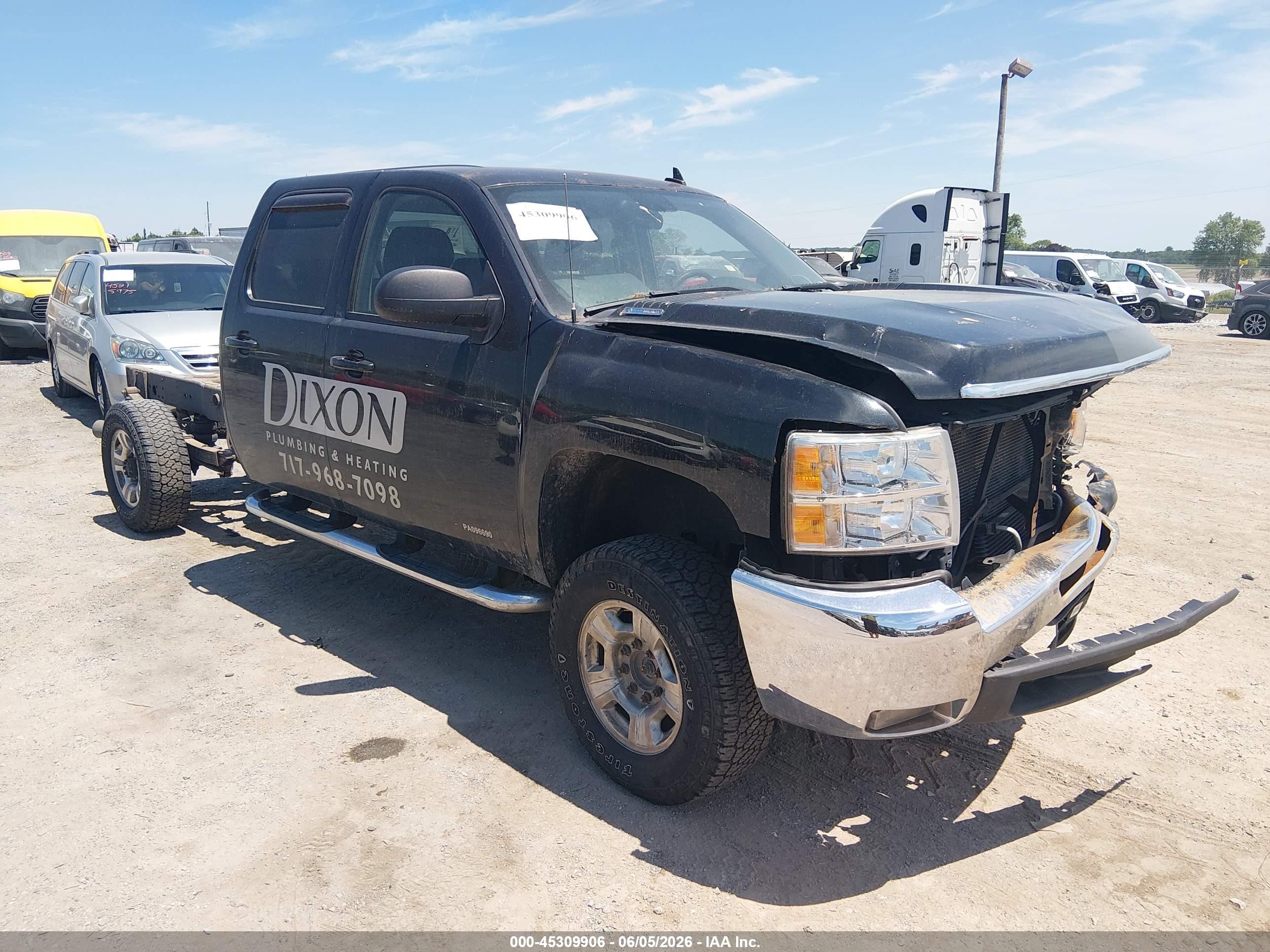 2010 Chevrolet Silverado 3500HD SRW LTZ, VIN 1GC4K1B64AF134155 — Front end