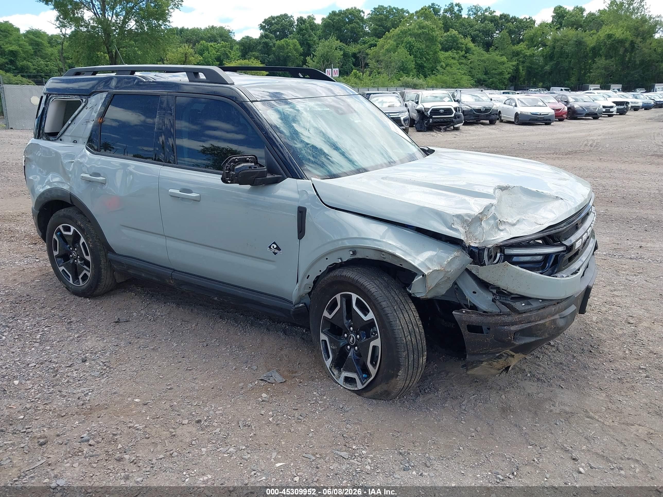 2023 Ford Bronco Sport Outer Banks, VIN 3FMCR9C6XPRD26837 — Side