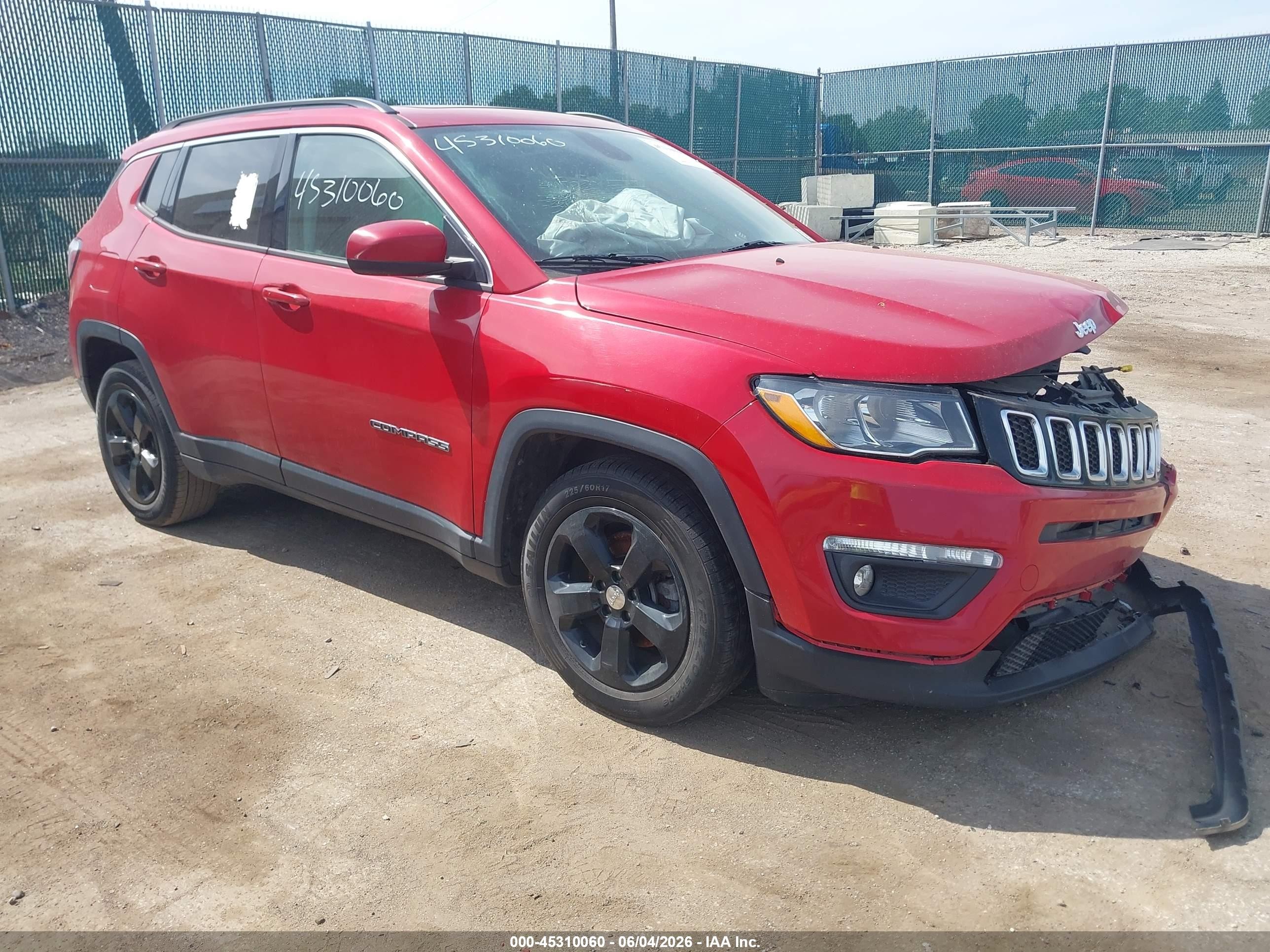 2018 Jeep Compass Latitude, VIN 3C4NJDBBXJT103942 — Front end