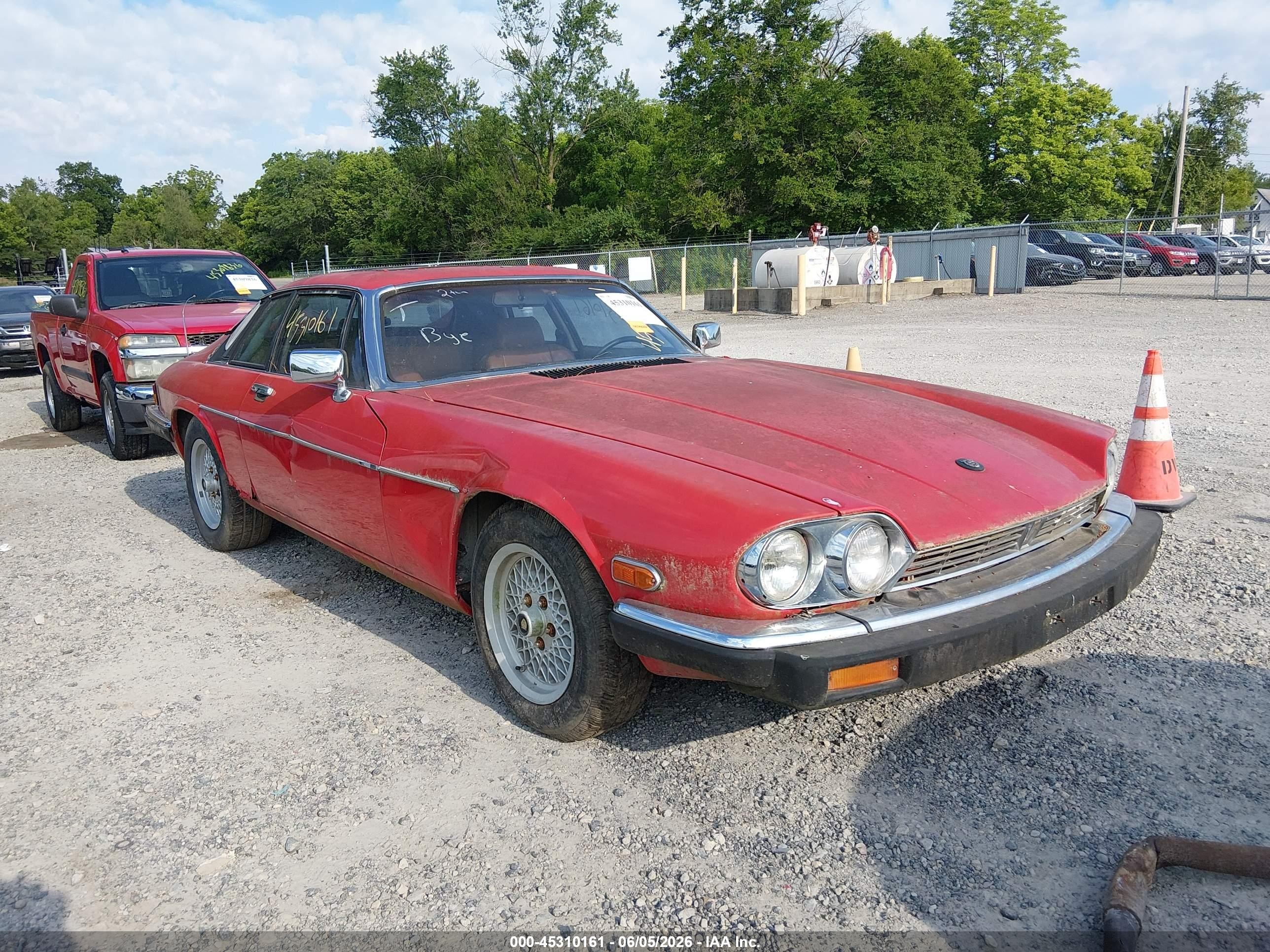 1986 Jaguar XJ, VIN SAJNV584XGC133077 — Normal wear