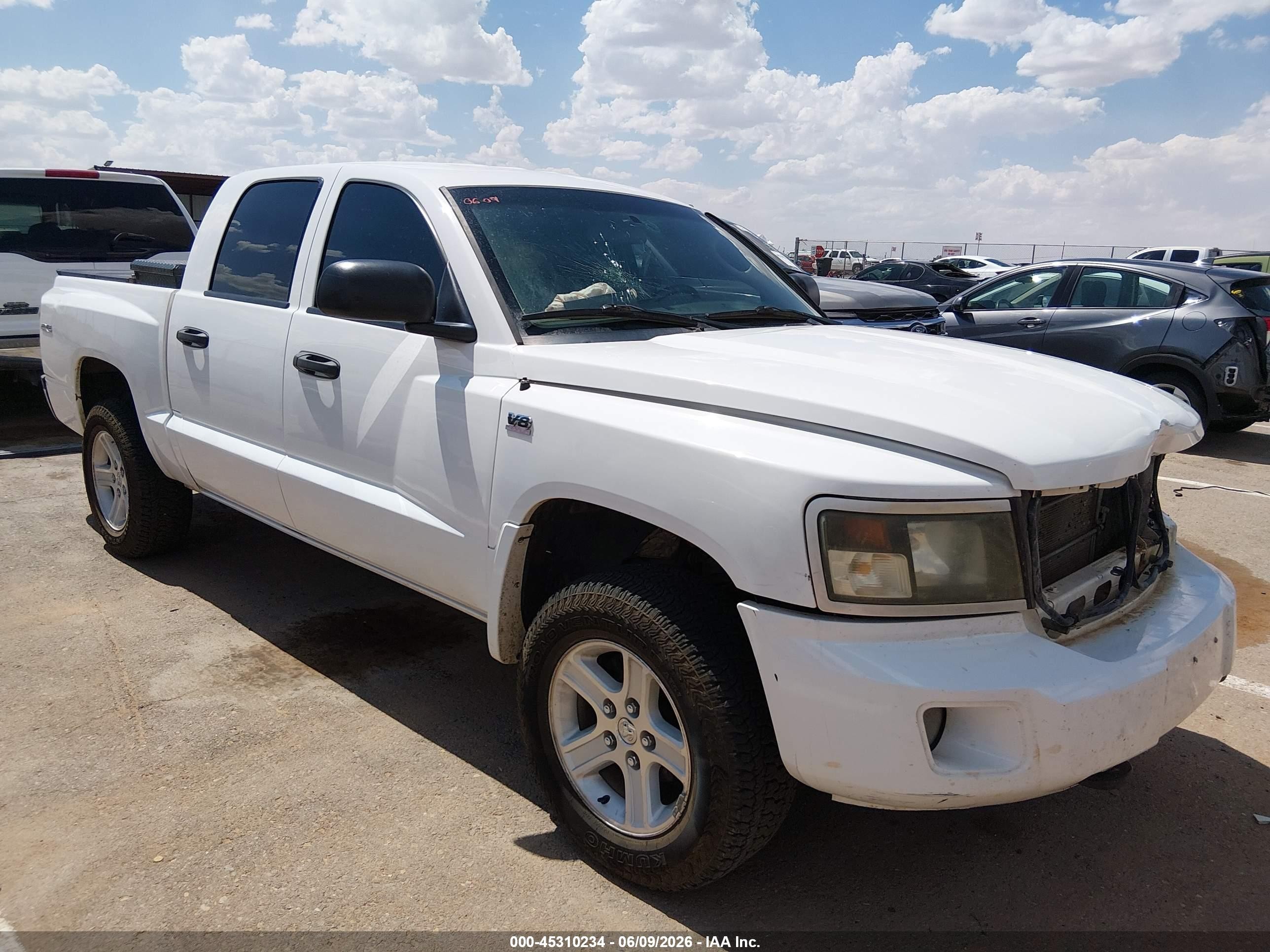 2011 Ram Dakota Big Horn, VIN 1D7RW3GP4BS649811 — Front end