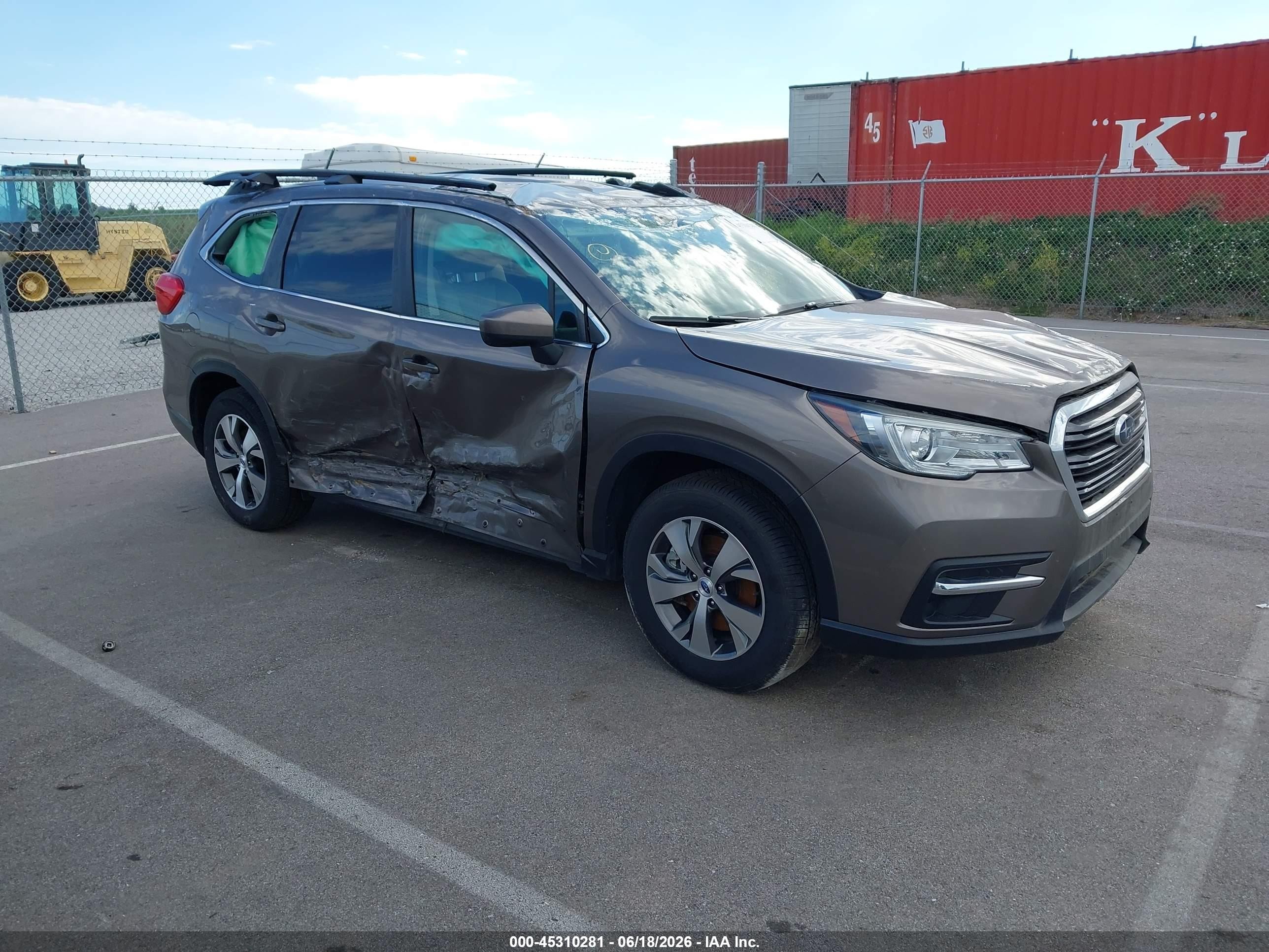 2021 Subaru Ascent Premium, VIN 4S4WMACD7M3418252 — Side