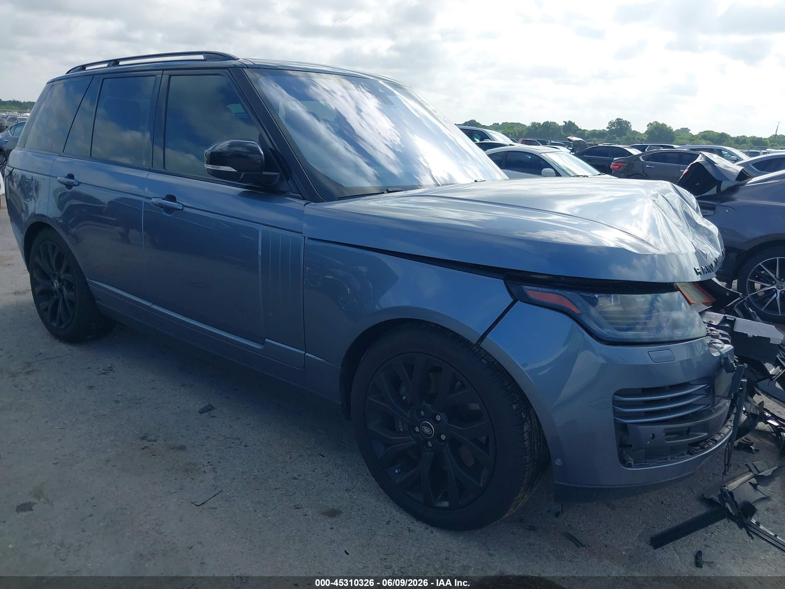 2019 Land Rover Range Rover HSE, VIN SALGS2SV4KA530054 — Front end
