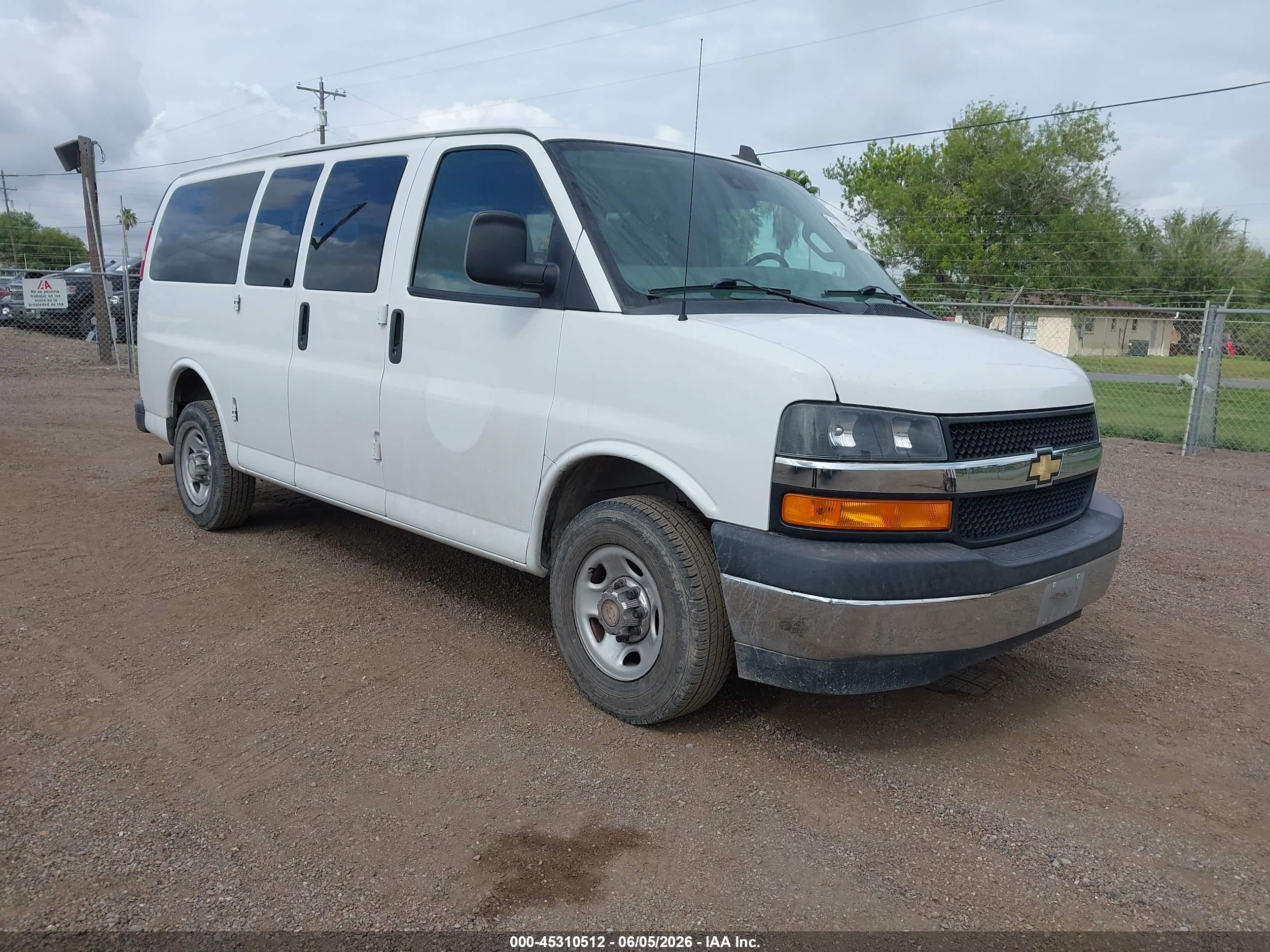 2020 Chevrolet Express Passenger LT, VIN 1GAWGFFP3L1225579 — Side