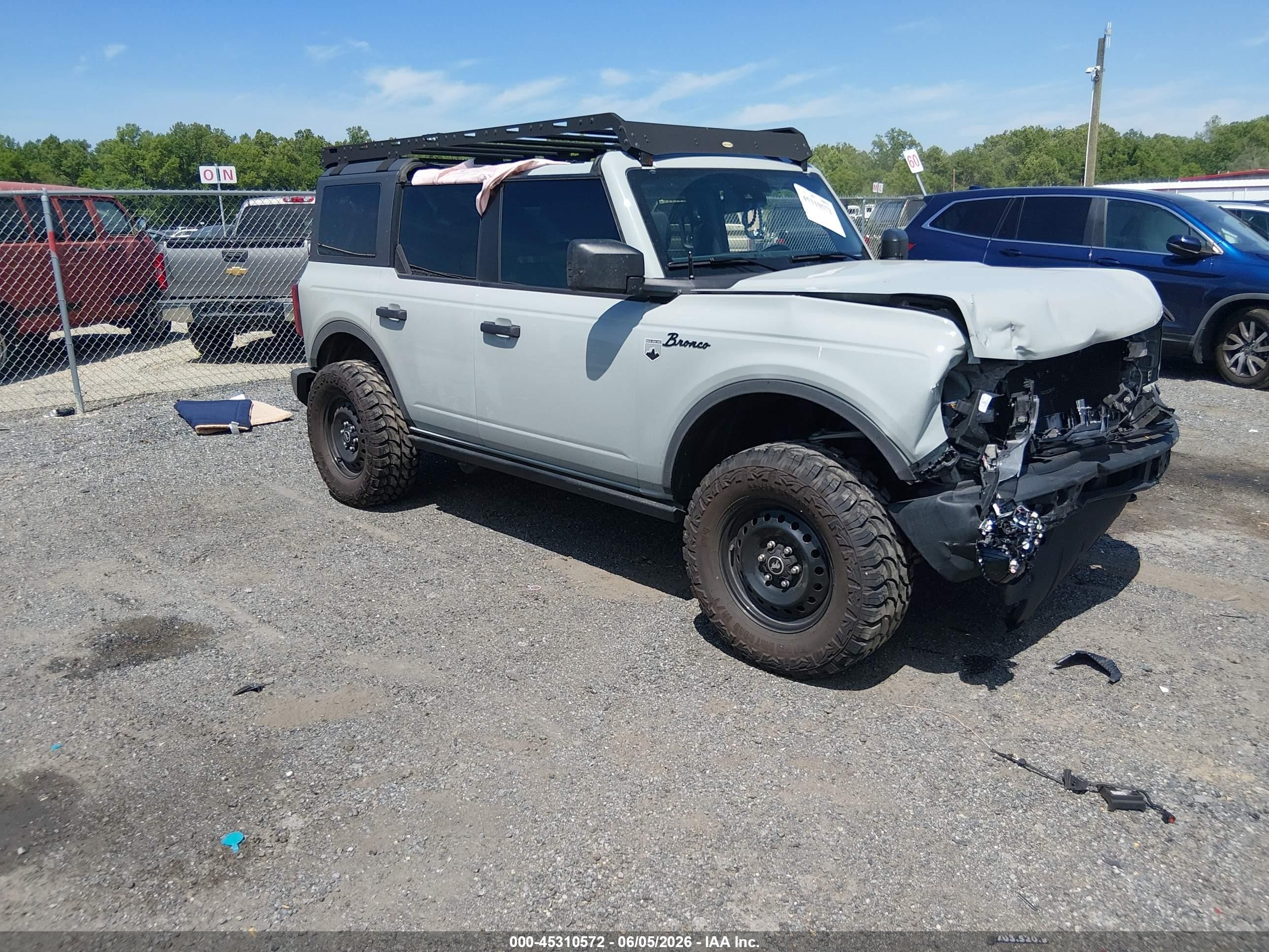 2024 Ford Bronco Big Bend, VIN 1FMDE7BH7RLB23008 — Front end