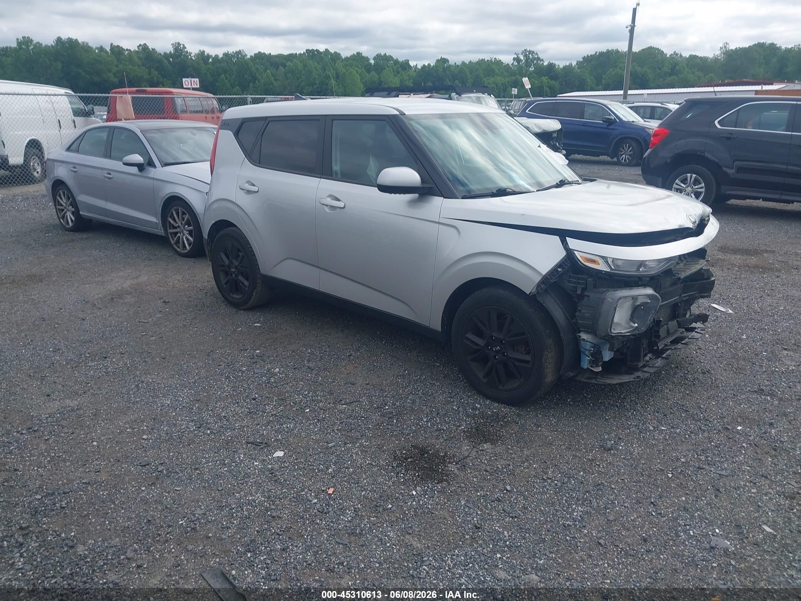 2021 Kia Soul LX, VIN KNDJ23AU2M7790545 — Front end