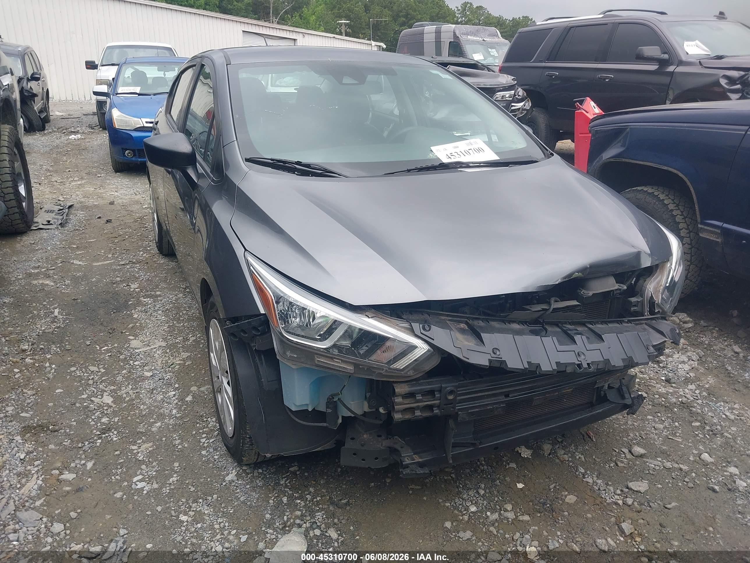 2021 Nissan Versa S, VIN 3N1CN8BV8ML814401 — Front end