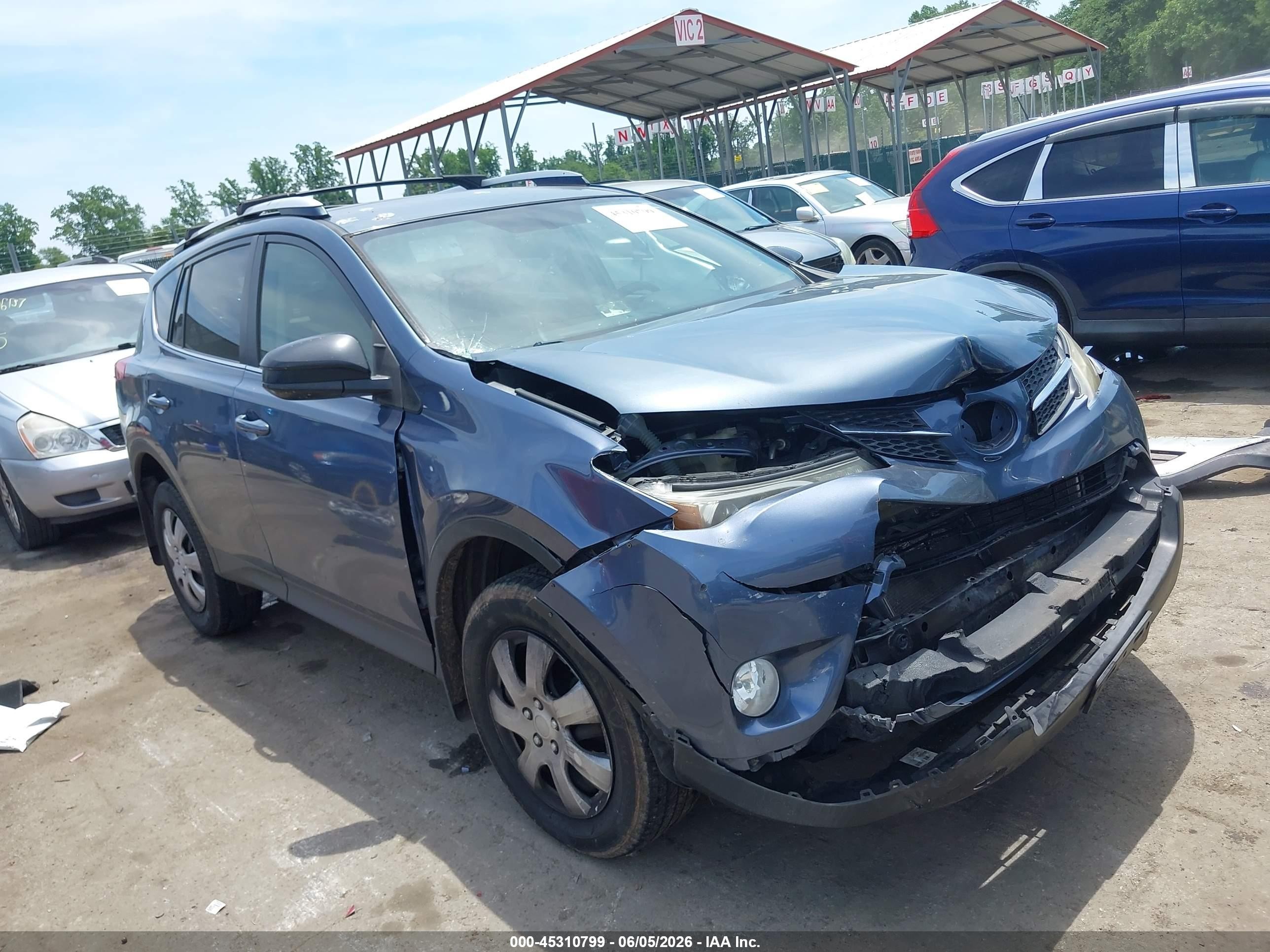 2014 Toyota RAV4 LE, VIN JTMZFREV5ED029945 — Front end