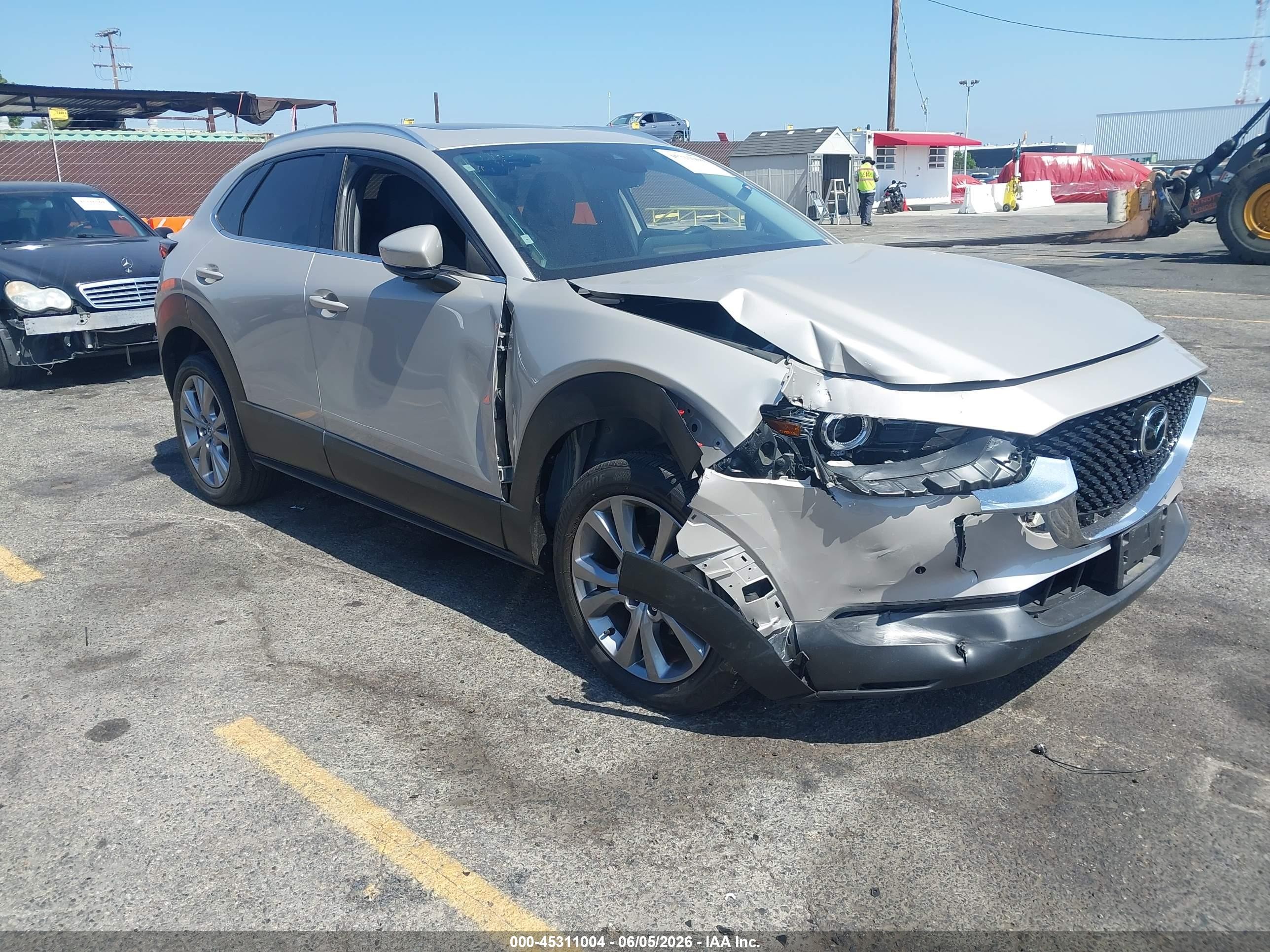 2023 Mazda CX-30 S Premium, VIN 3MVDMBDM4PM515653 — Front end
